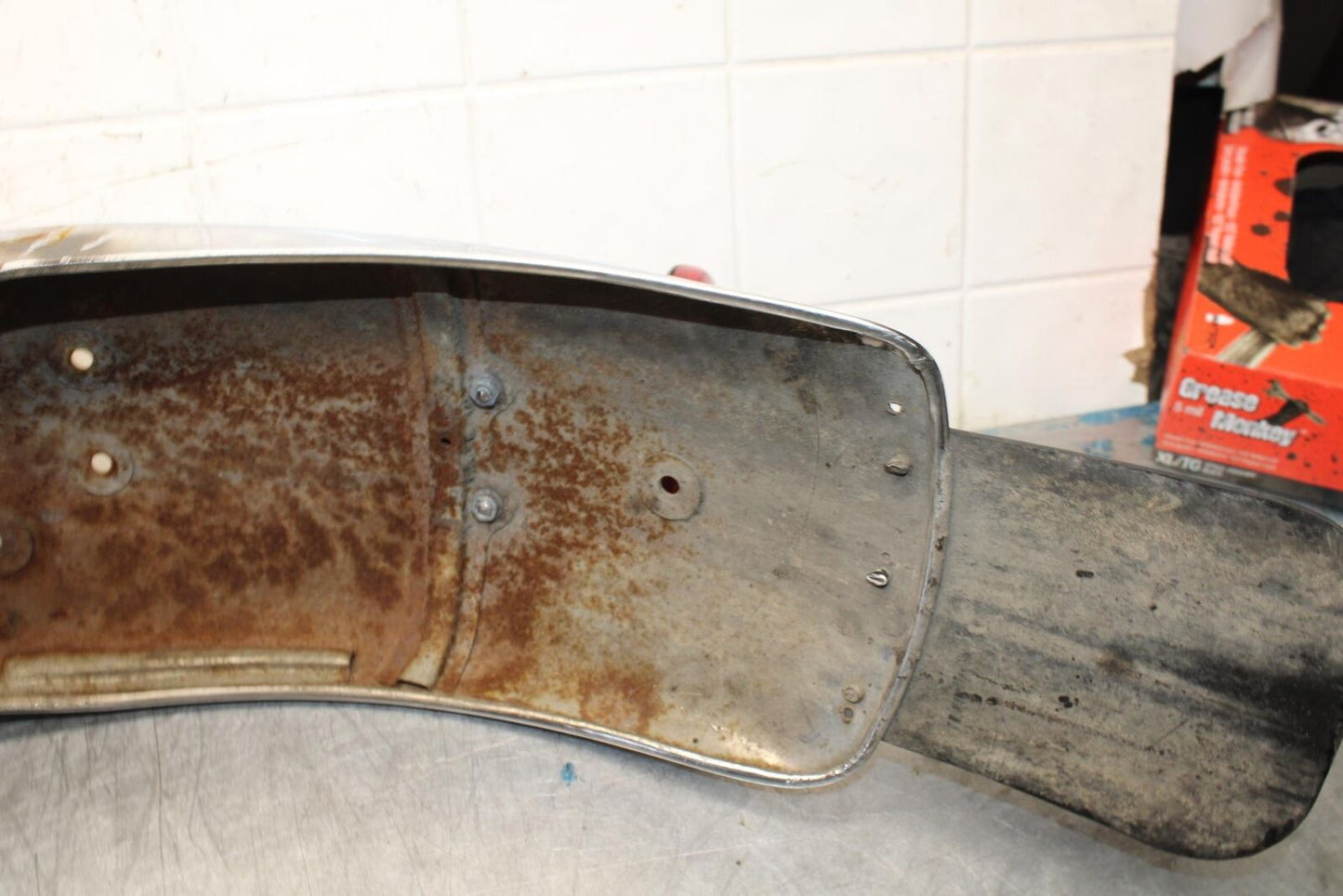1977 Yamaha XS750 REAR BACK WHEEL FENDER MUD GUARD BB554