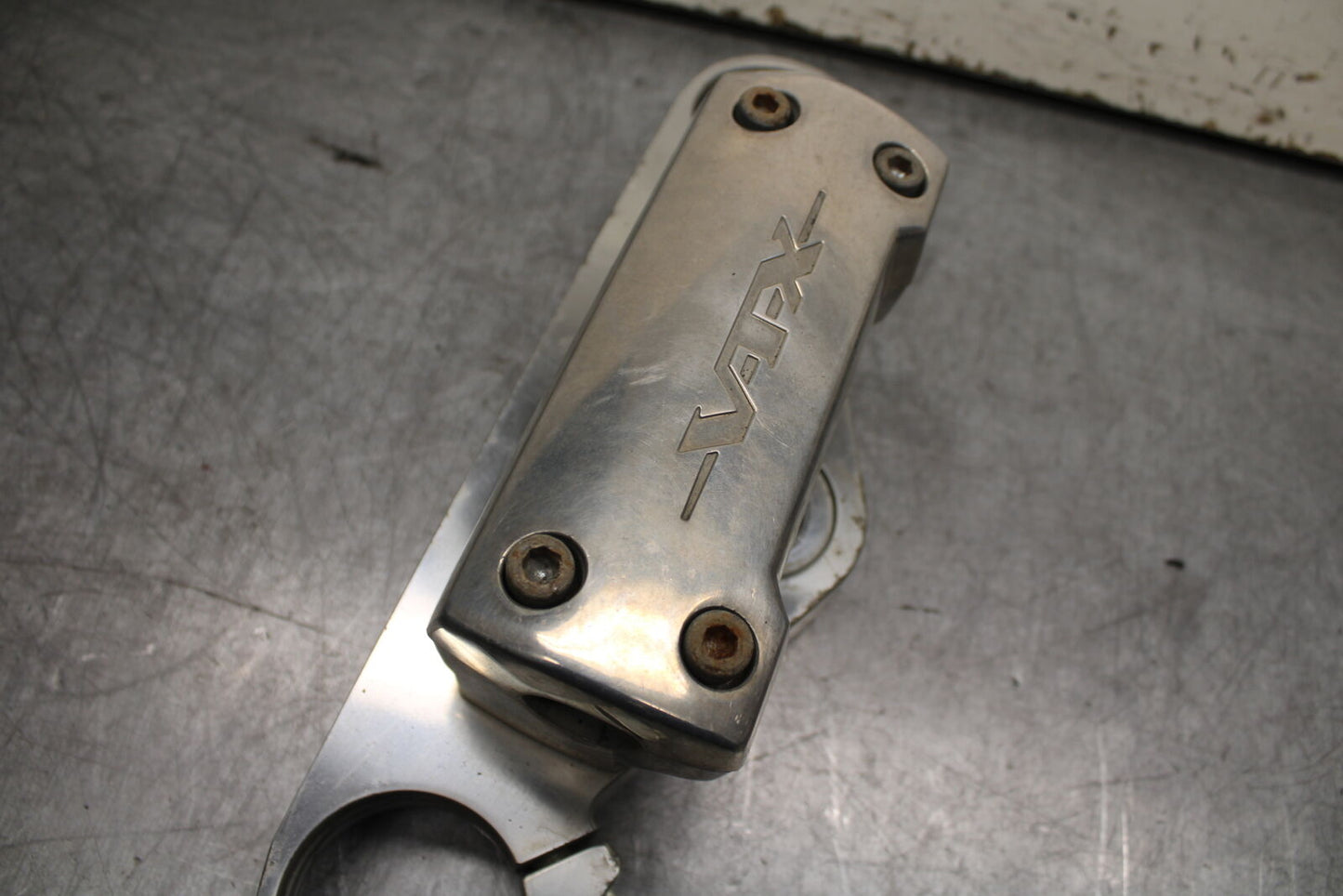 02-04 HONDA VTX1800S FORKS UPPER TRIPLE TREE CLAMP BB712