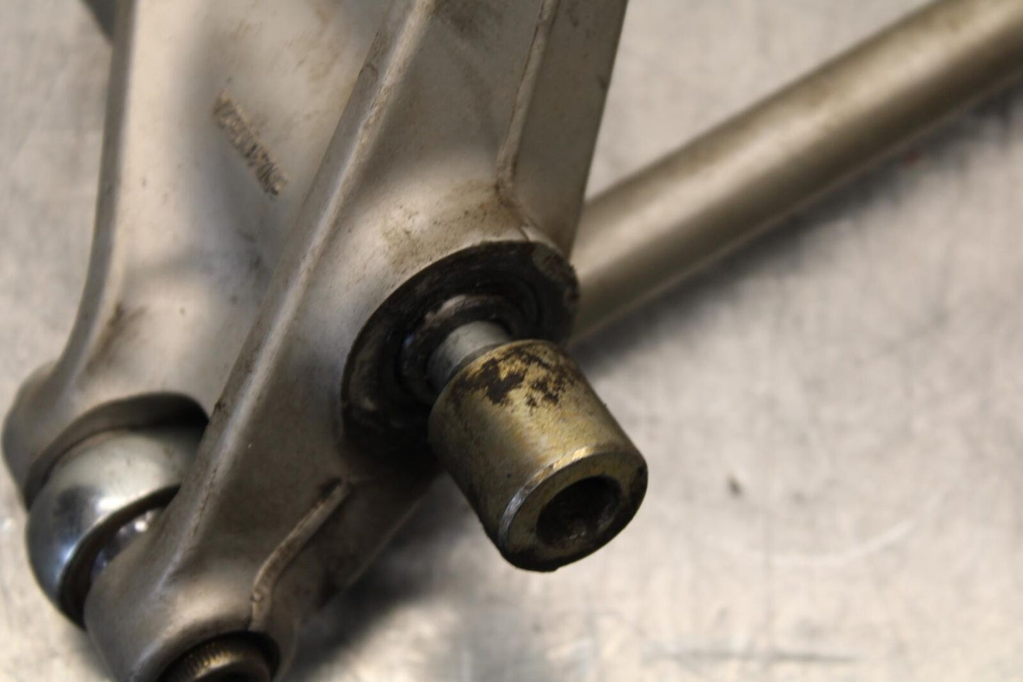2005 Ducati Monster S2R REAR DOGBONE SHOCK LINKAGE LINK BB557