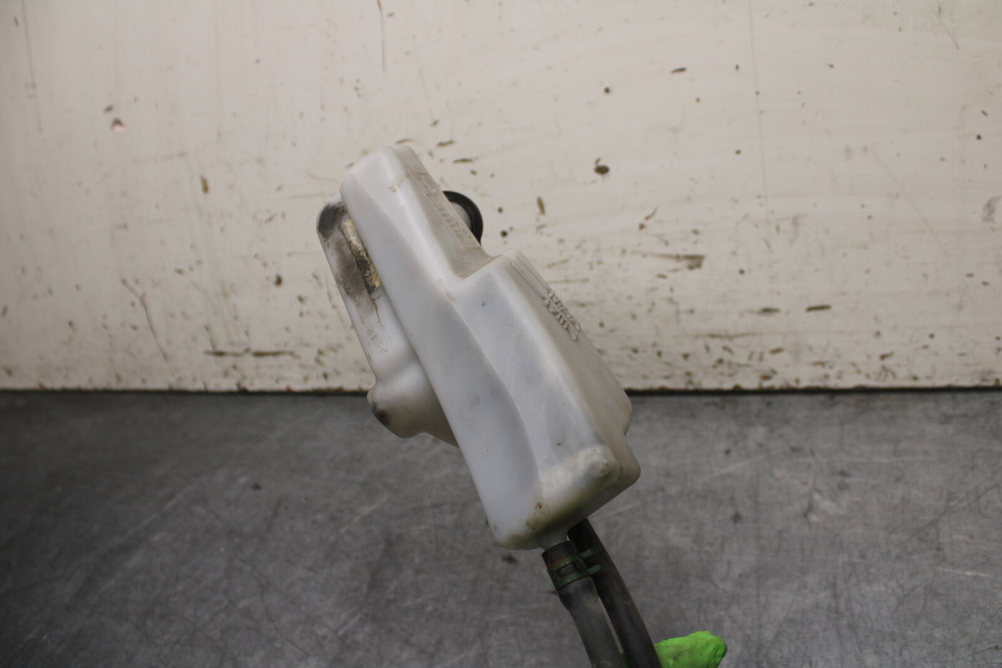 03-04 TRIUMPH DAYTONA 600 COOLANT WATER TANK RESERVOIR BOTTLE BB745