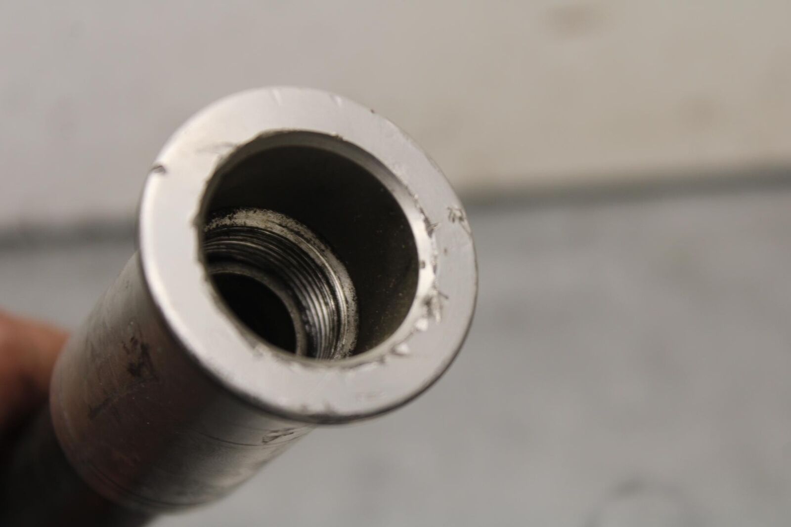 01-03 SUZUKI GSXR600 FRONT WHEEL RIM AXLE PIVOT BOLT 54711-35F00 BB639