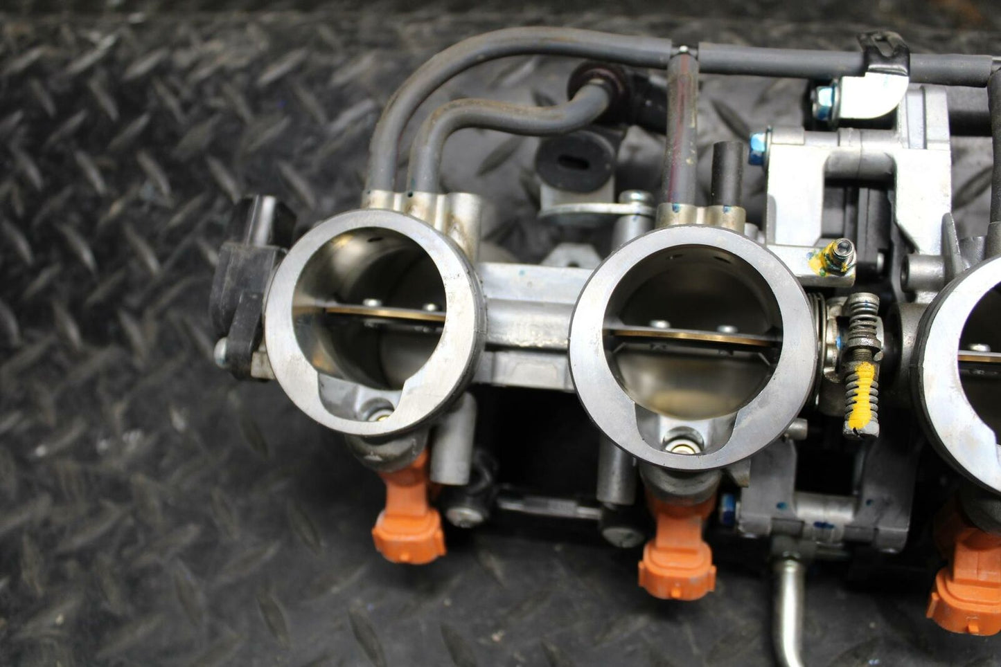 13-18 KAWASAKI NINJA ZX6R MAIN FUEL INJECTORS / THROTTLE BODIES BB203