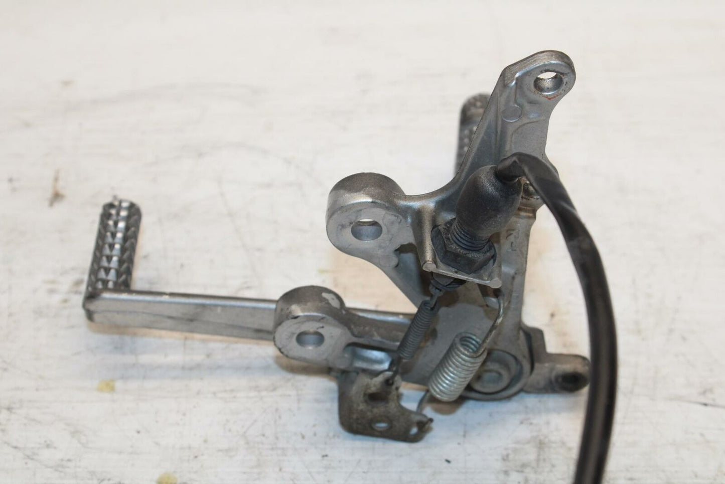 04-05 SUZUKI GSXR750 RIGHT REARSET REAR SET DRIVER FOOT PEG REST STOP BB270
