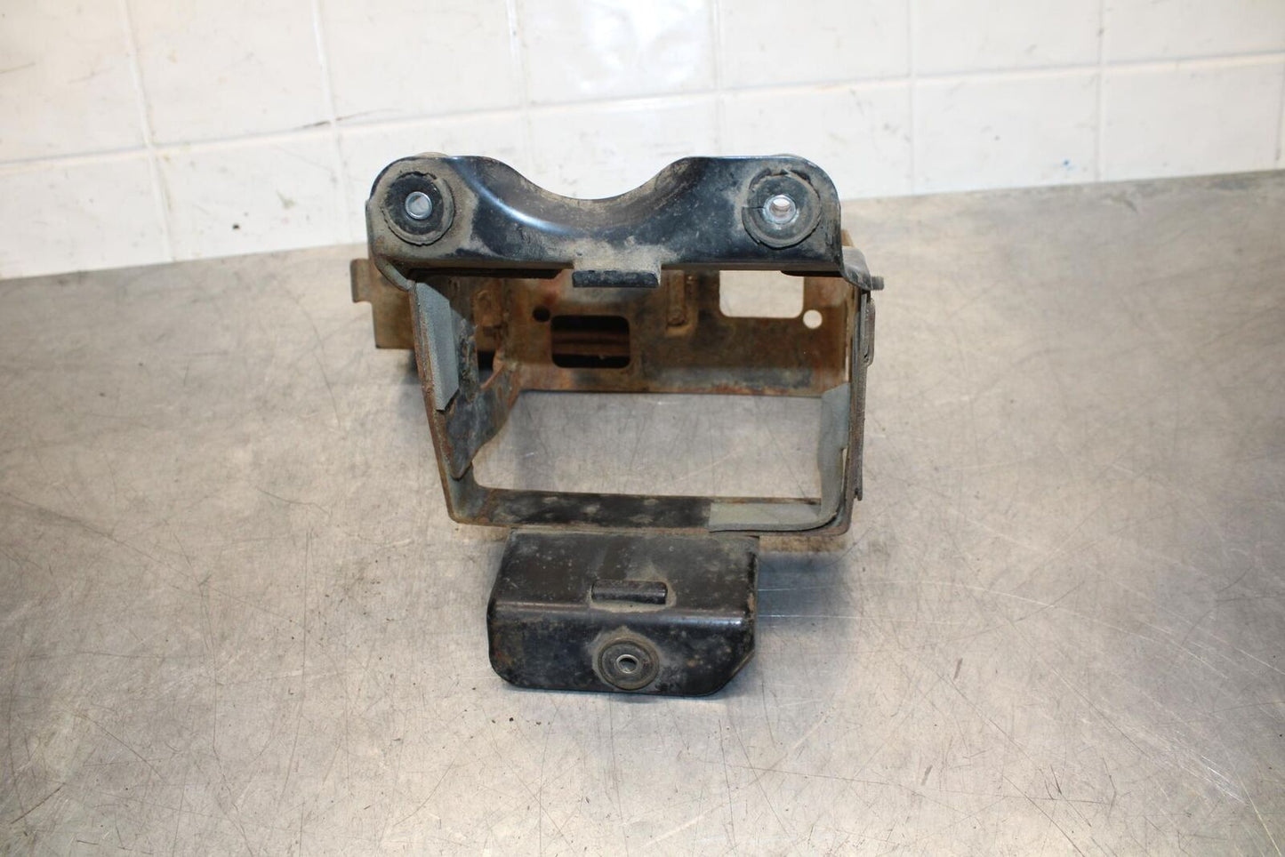 75 SUZUKI GT 550 TOOL BOX BATTERY BOX BB72