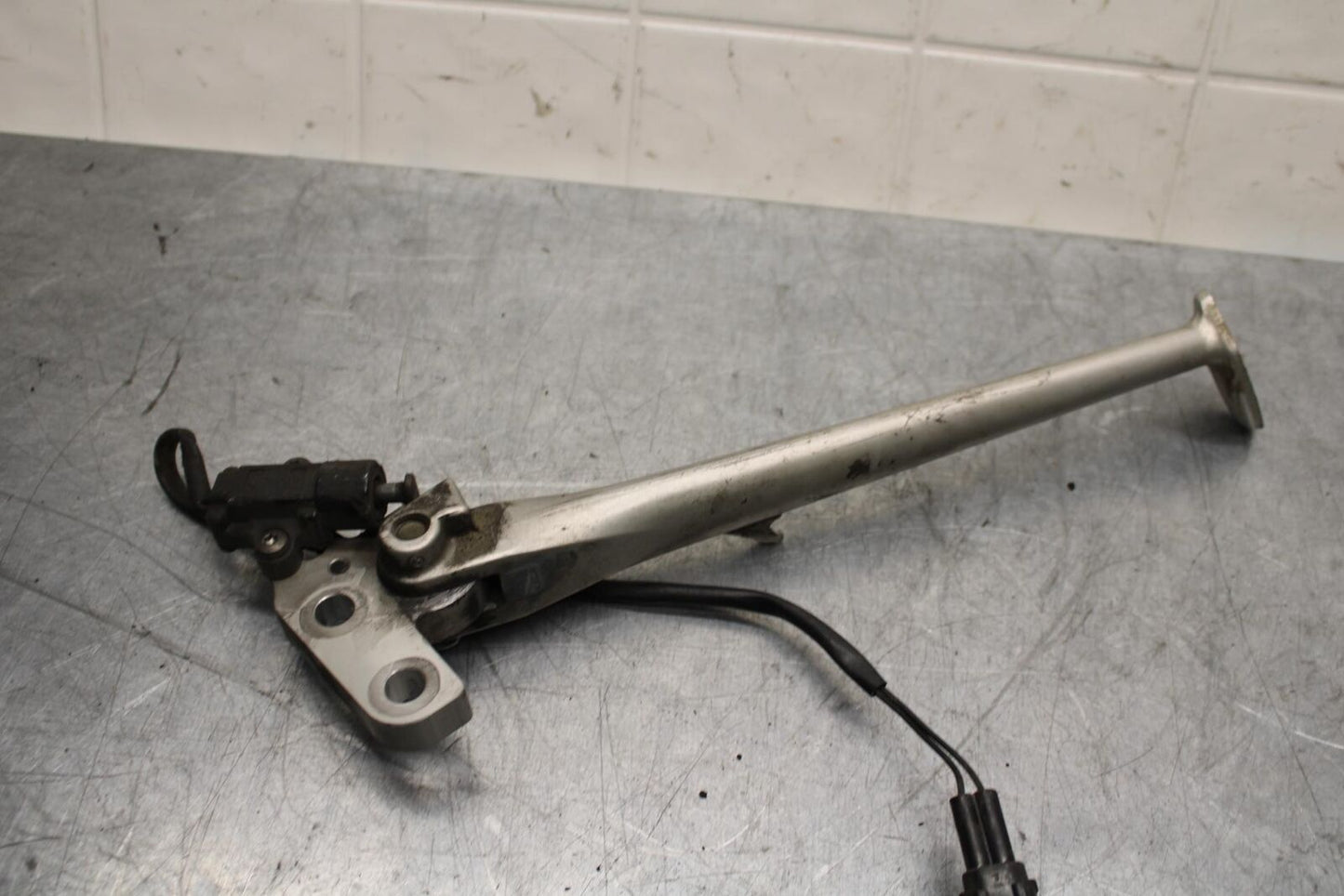 2009 Triumph Daytona 675 KICKSTAND SIDE KICK STAND T2082011 BB584