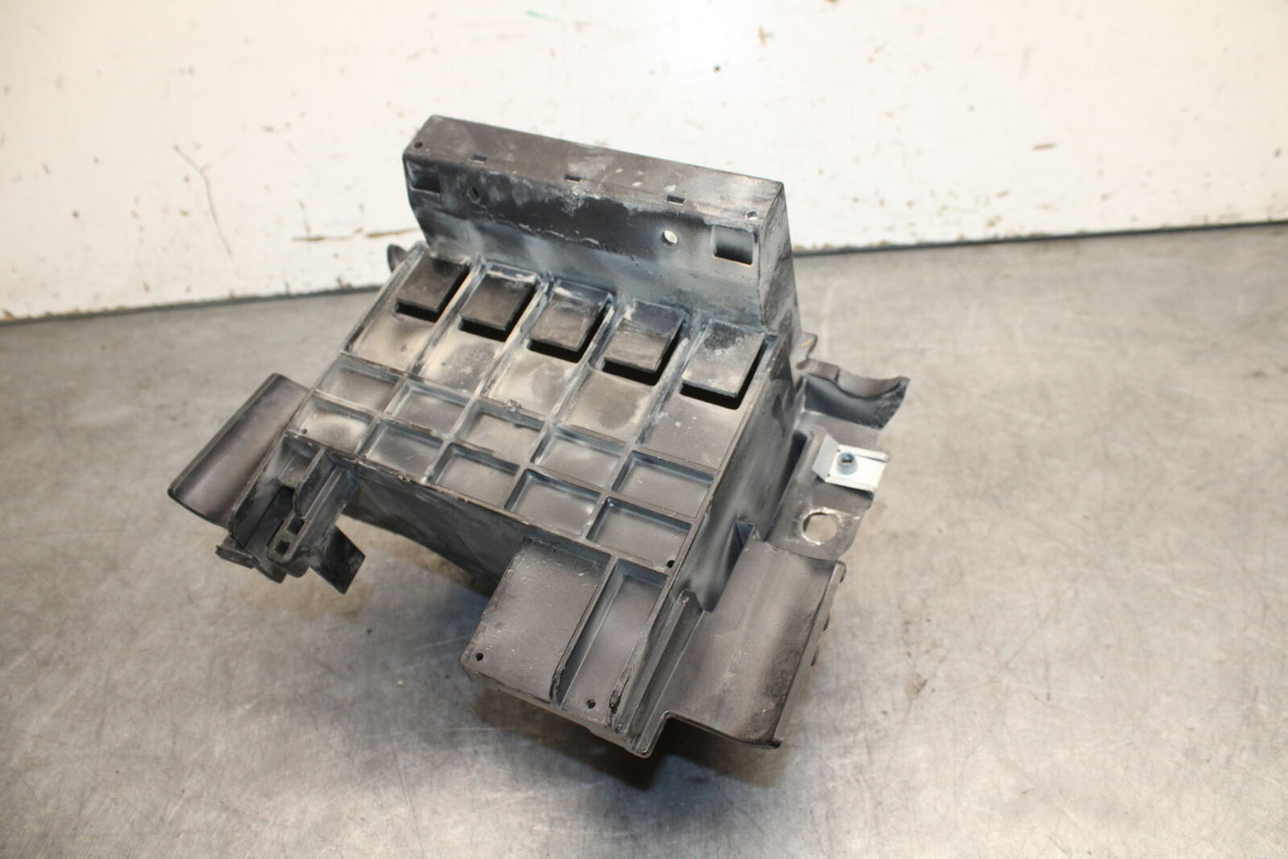21-24 KTM 890 ADVENTURE R REAR BACK TAIL UNDERTAIL BATTERY TRAY PLASTIC BB723