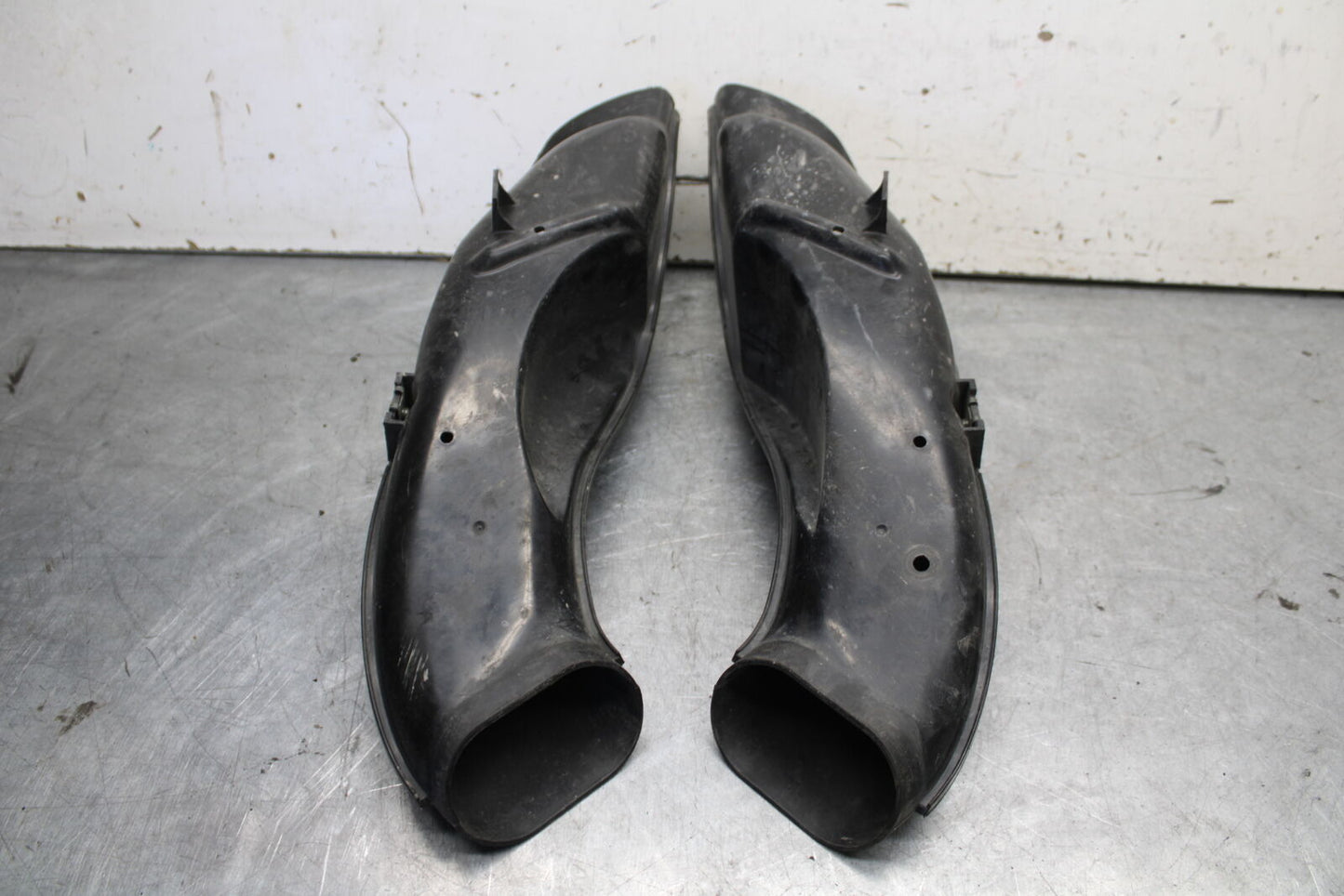 04-05 SUZUKI GSXR600 RIGHT LEFT AIR INTAKE DUCTS 94402-29G00 94403-29G00 BB658