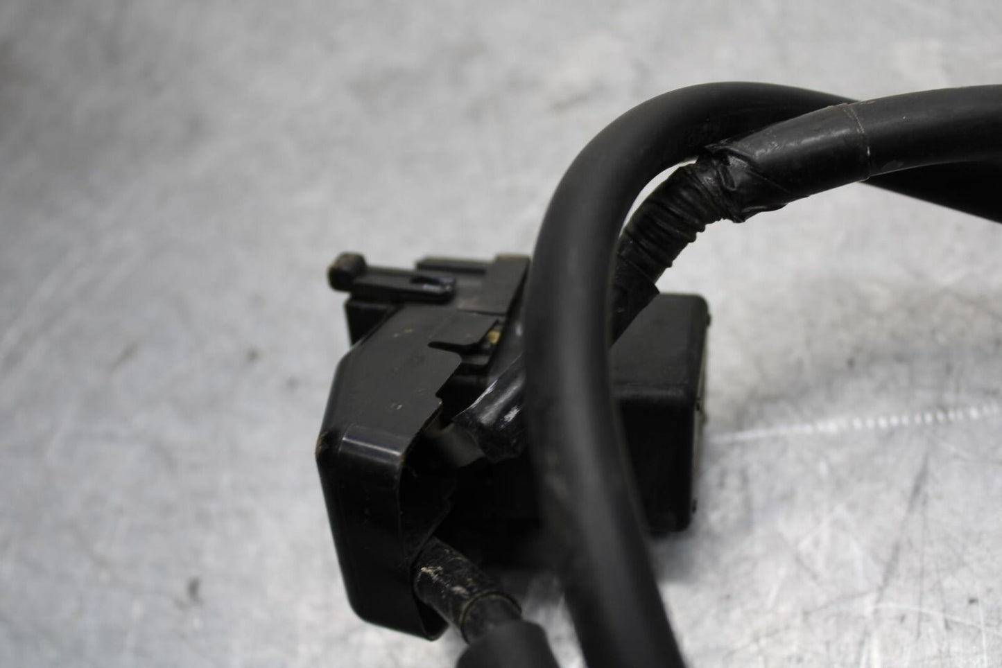 17 KAWASAKI Z900 ZR900 ENGINE STARTER RELAY STARTING MOTOR SWITCH BB549