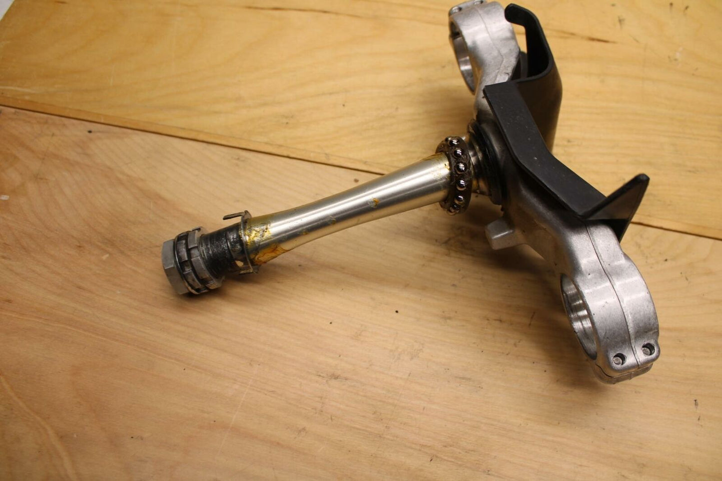 02-03 YAMAHA YZF R1 5PW FRONT FORKS CLAMP LOWER TRIPLE TREE STEM BB313