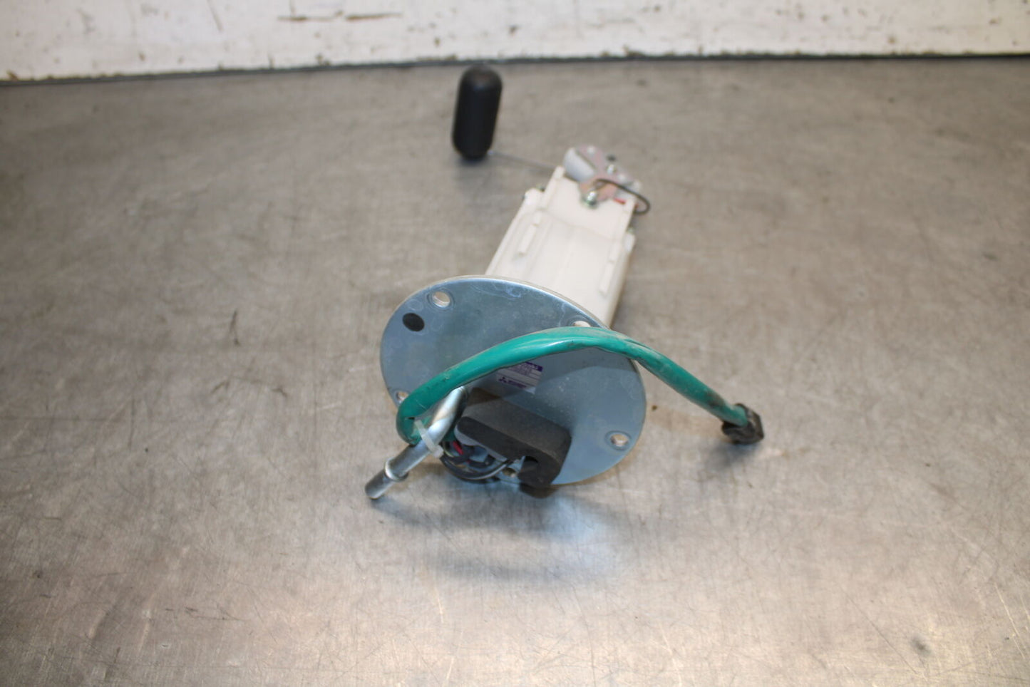 19-23 KAWASAKI NINJA ZX6R FUEL PUMP GAS PETROL SENDER UNIT BB701