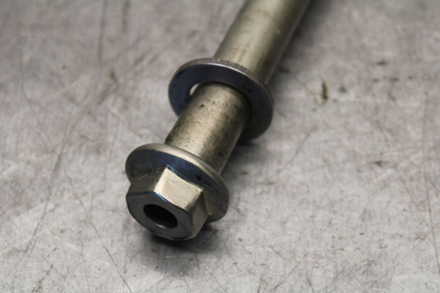 19-21 TRIUMPH SPEED TWIN 1200 REAR BACK SWINGARM BOLT PIVOT AXLE BB653