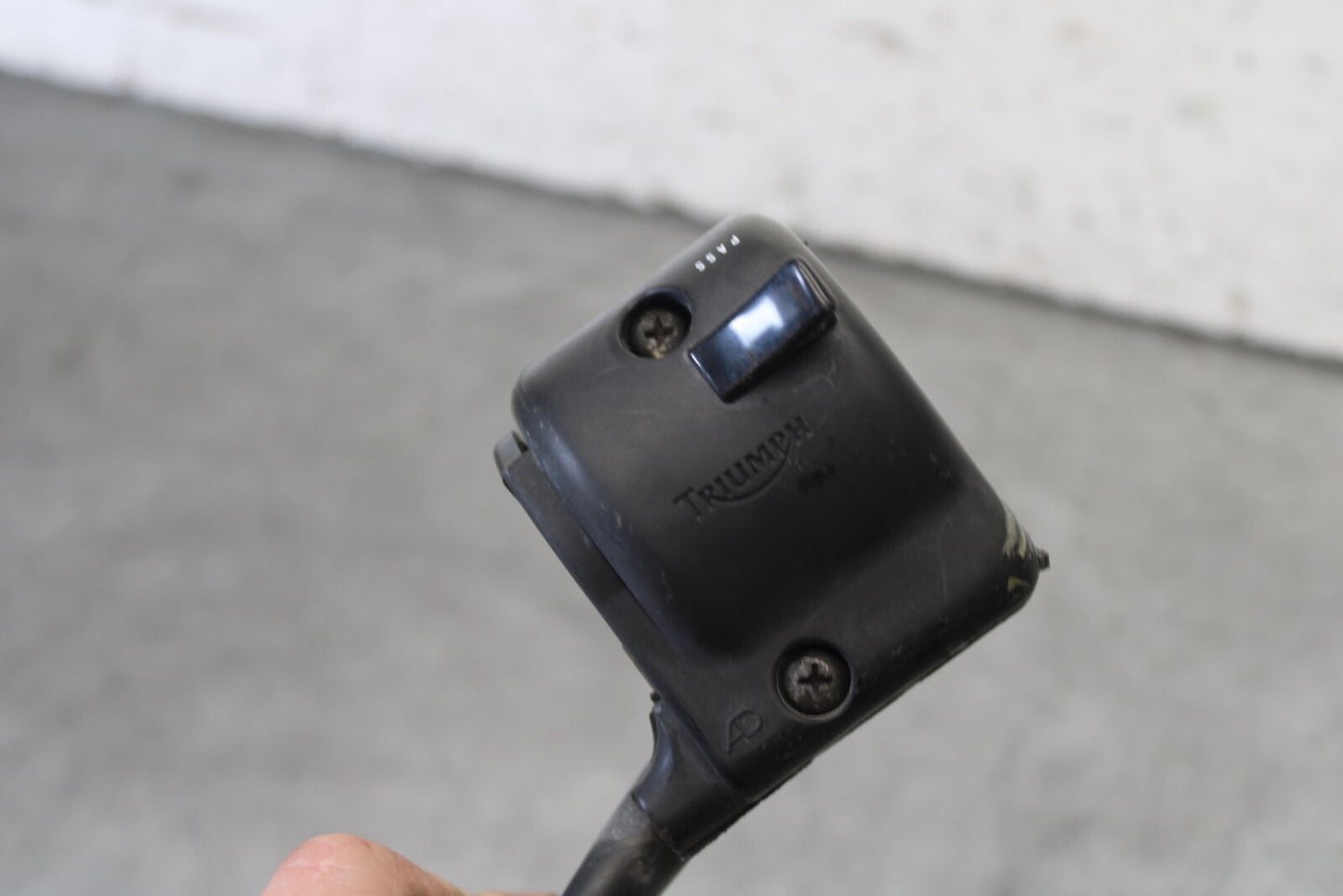 01-06 TRIUMPH TIGER 955I LEFT CLIP ON HANDLE HORN SIGNALS SWITCH BB693