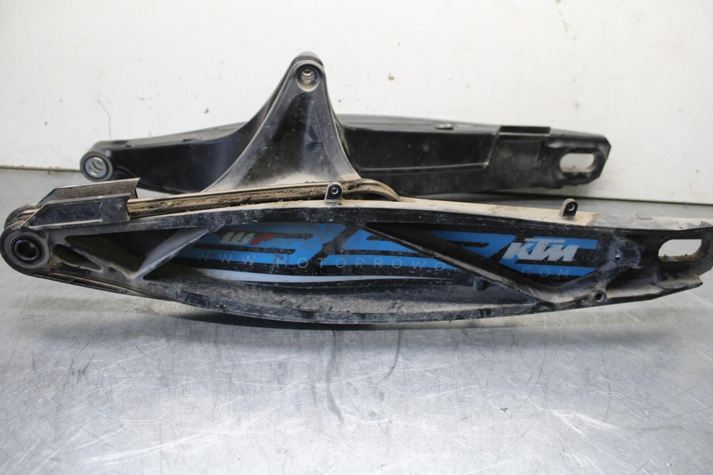20-24 KTM 890 DUKE R REAR SWINGARM BACK SUSPENSION SWING ARM BB627