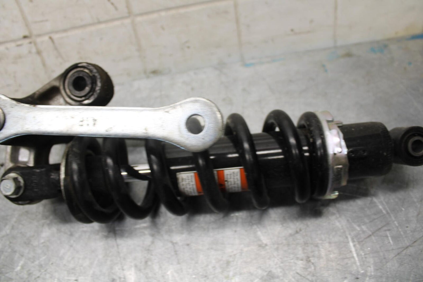 2007 Suzuki Boulevard M50B REAR BACK SHOCK ABSORBER LINK 62100-41F10 BB537