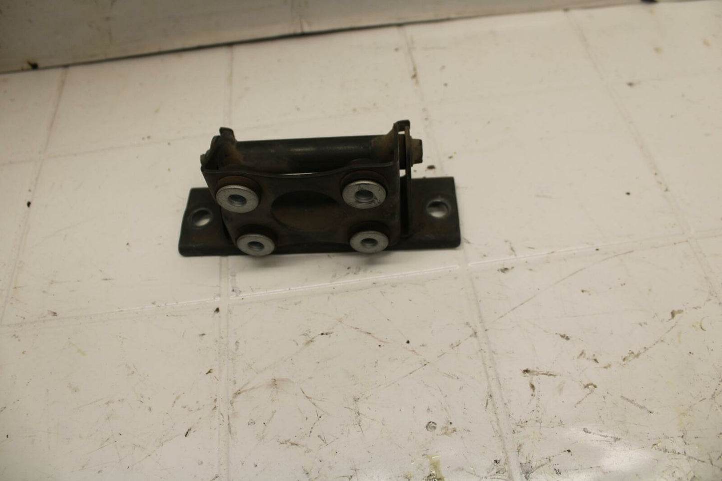 01-02 SUZUKI GSXR750 GAS TANK FUEL CELL PETROL RESERVOIR BRACKET MOUNT BB15