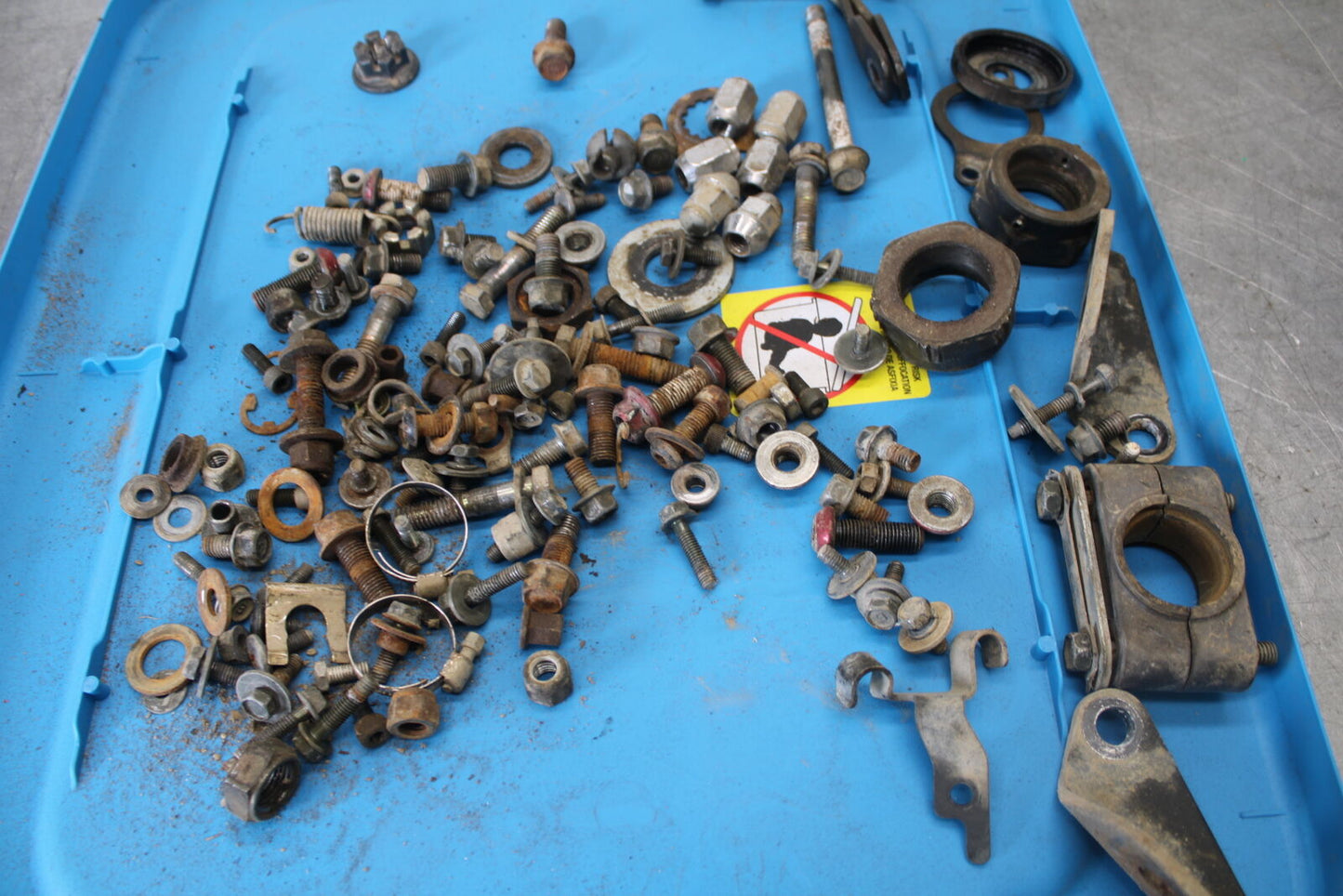 01-05 YAMAHA RAPTOR 660R MOUNTING BOLTS HARDWARE MOTOR SCREWS BB695