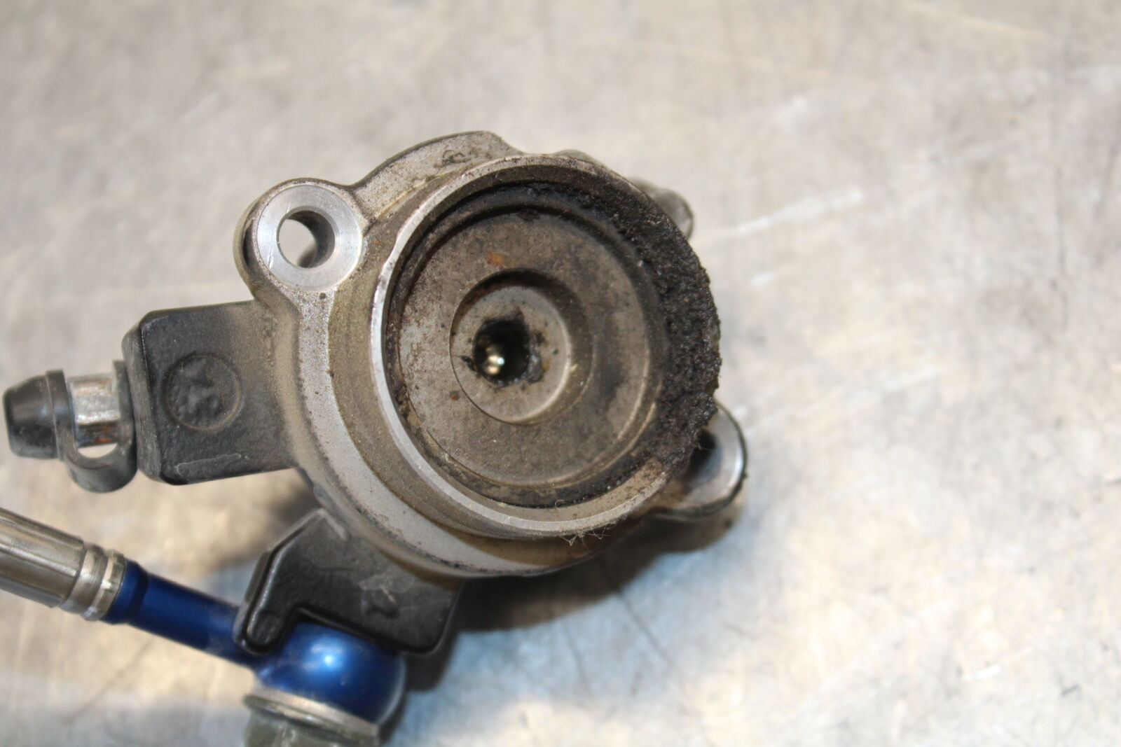 03-07 SUZUKI SV1000S CLUTCH SLAVE PISTON CYLINDER 23160-06G00 BB657