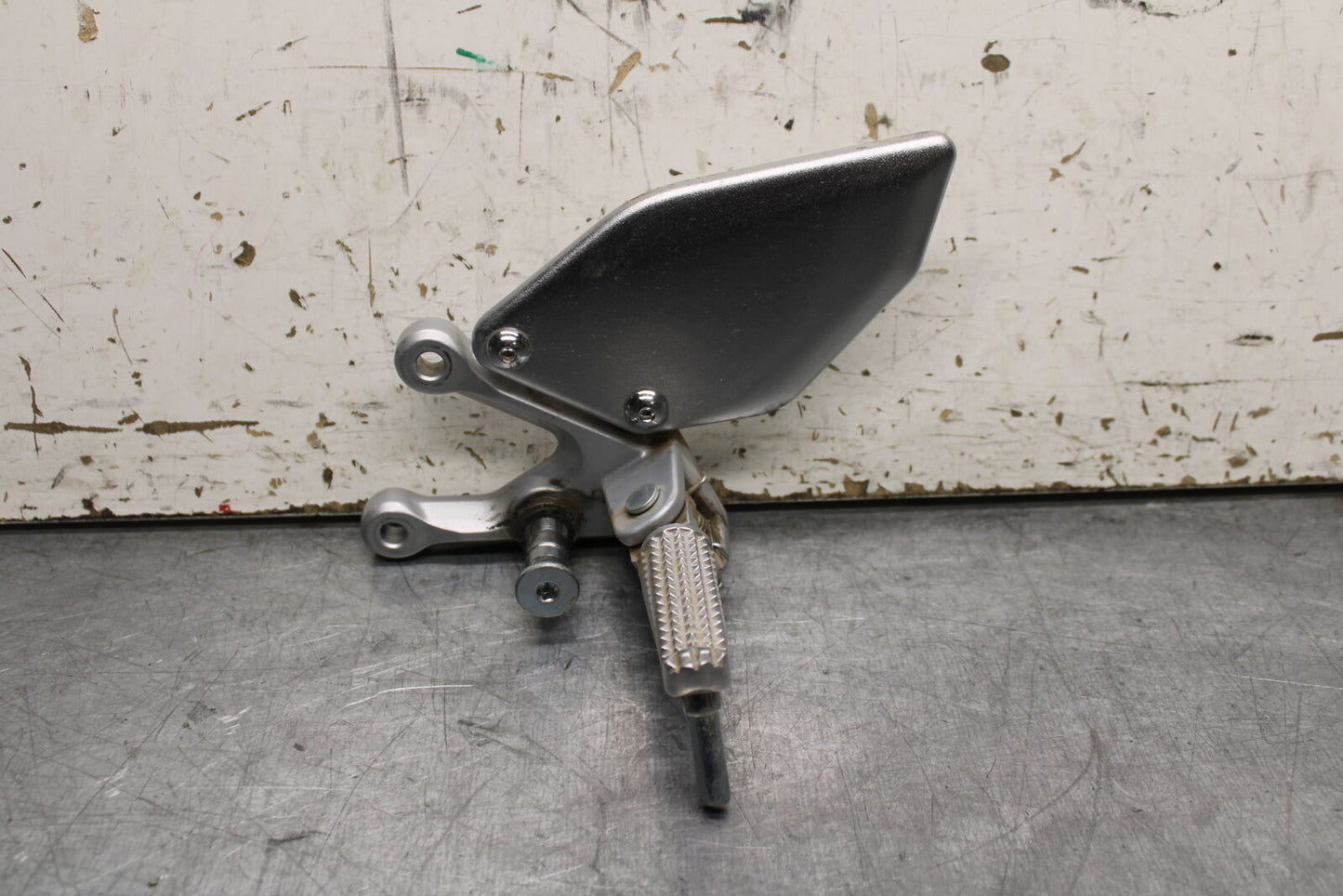 19-24 YAMAHA R3 LEFT REARSET REAR SET DRIVER FOOT PEG REST STOP BB736
