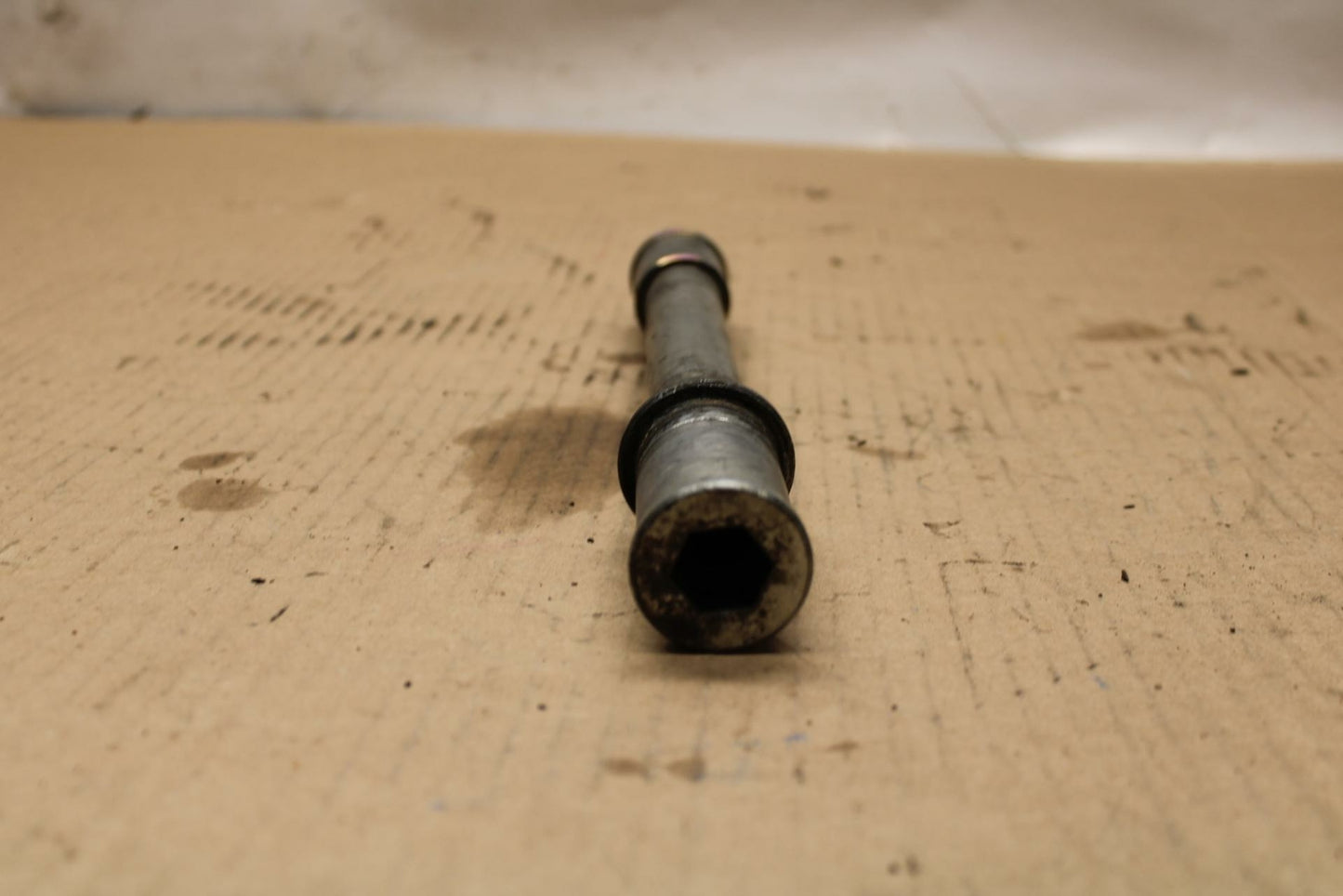 96-03 KAWASAKI NINJA ZX9R FRONT WHEEL RIM AXLE PIVOT BOLT BB01