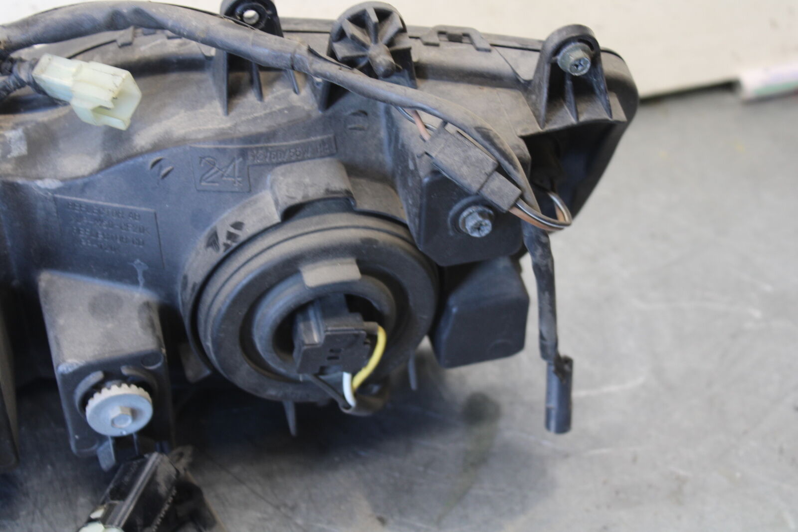 03-07 SUZUKI SV1000S FRONT HEADLIGHT HEAD LIGHT LAMP BB657