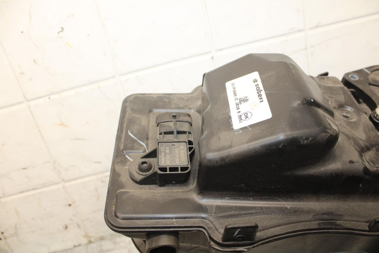 21 HUSQVARNA VITPILEN 401 AIRBOX AIR INTAKE FILTER BOX BB467