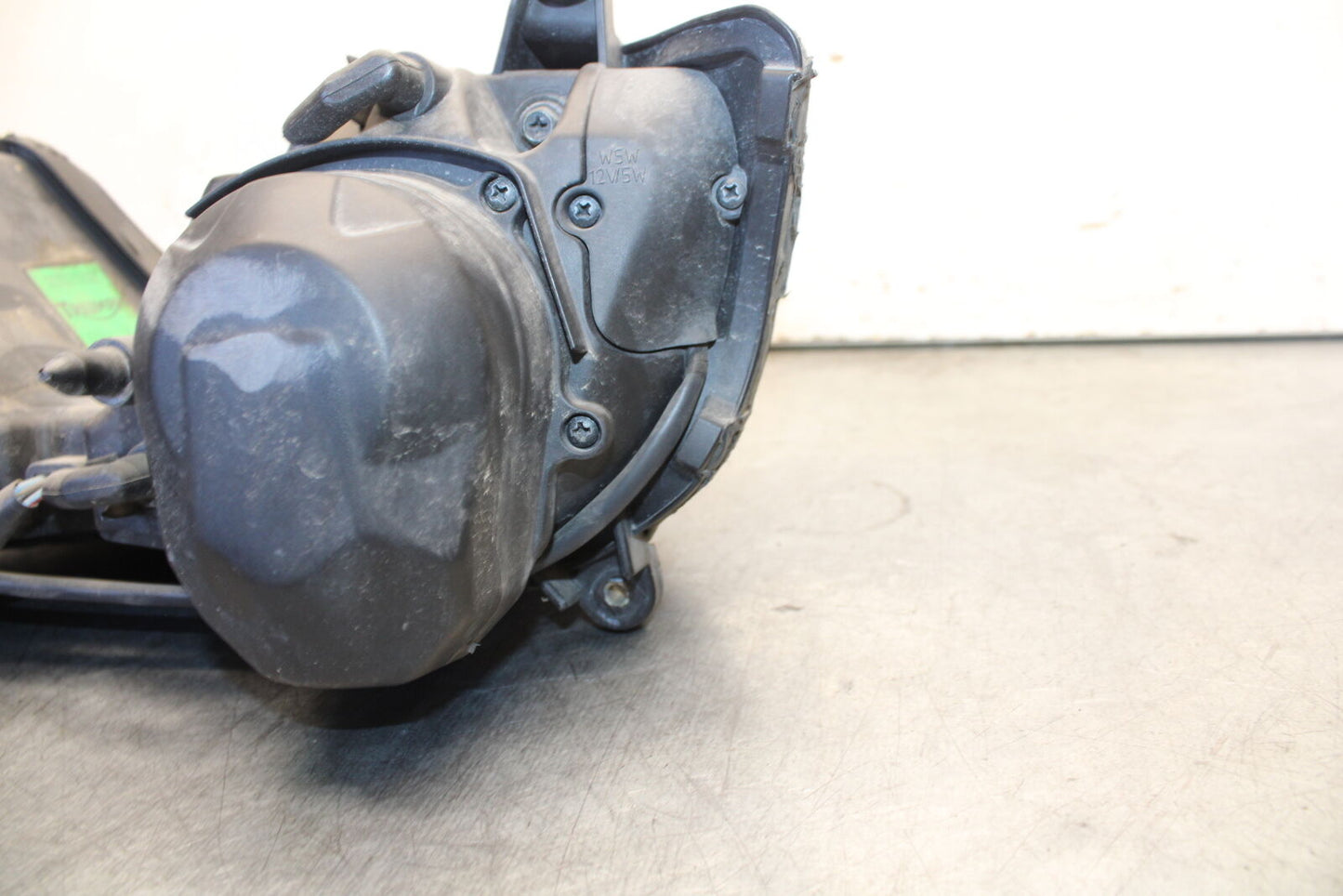 07-08 TRIUMPH DAYTONA 675 FRONT HEADLIGHT HEAD LIGHT LAMP BB685