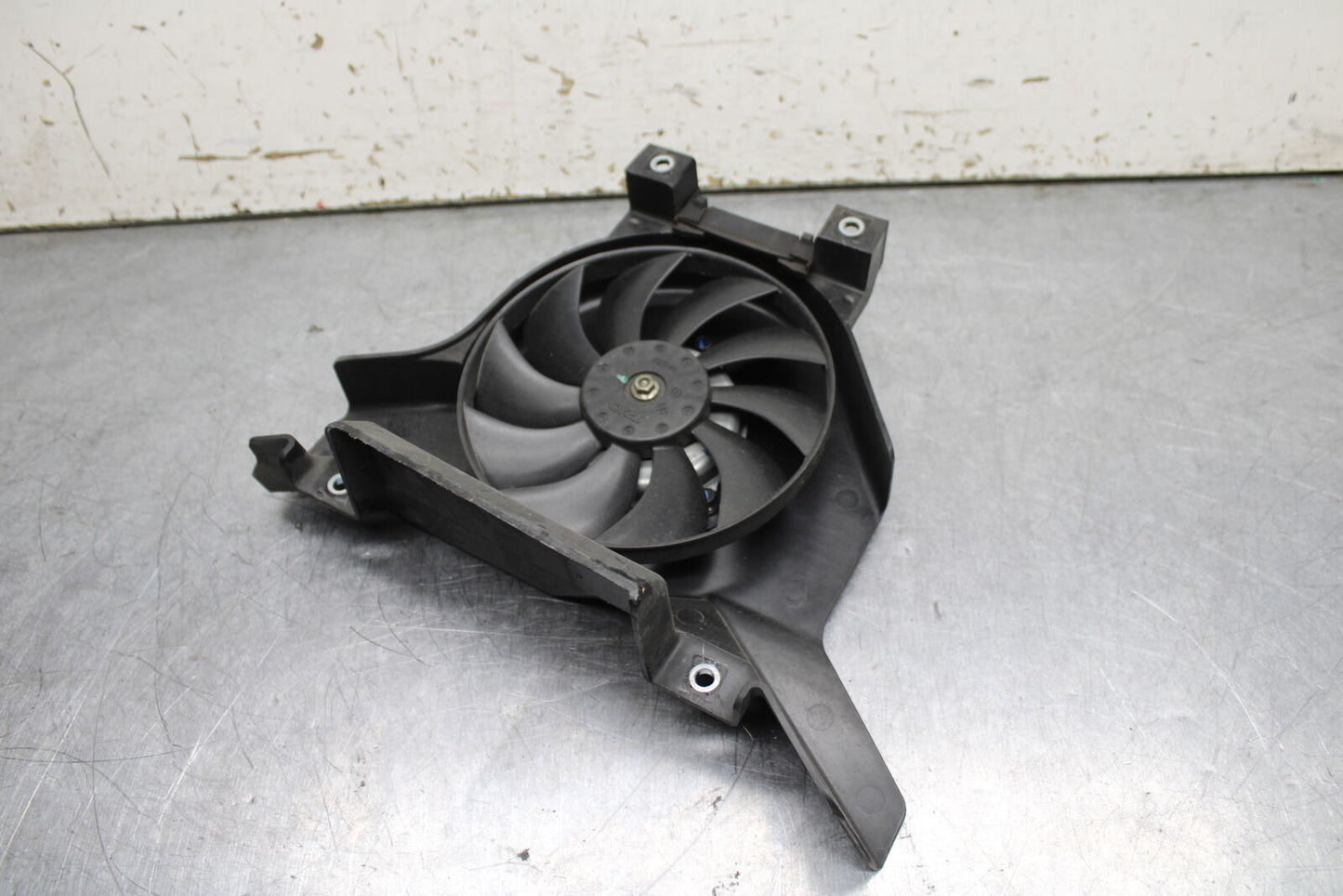 19-22 KAWASAKI Z400 ENGINE RADIATOR COOLING FAN BB738