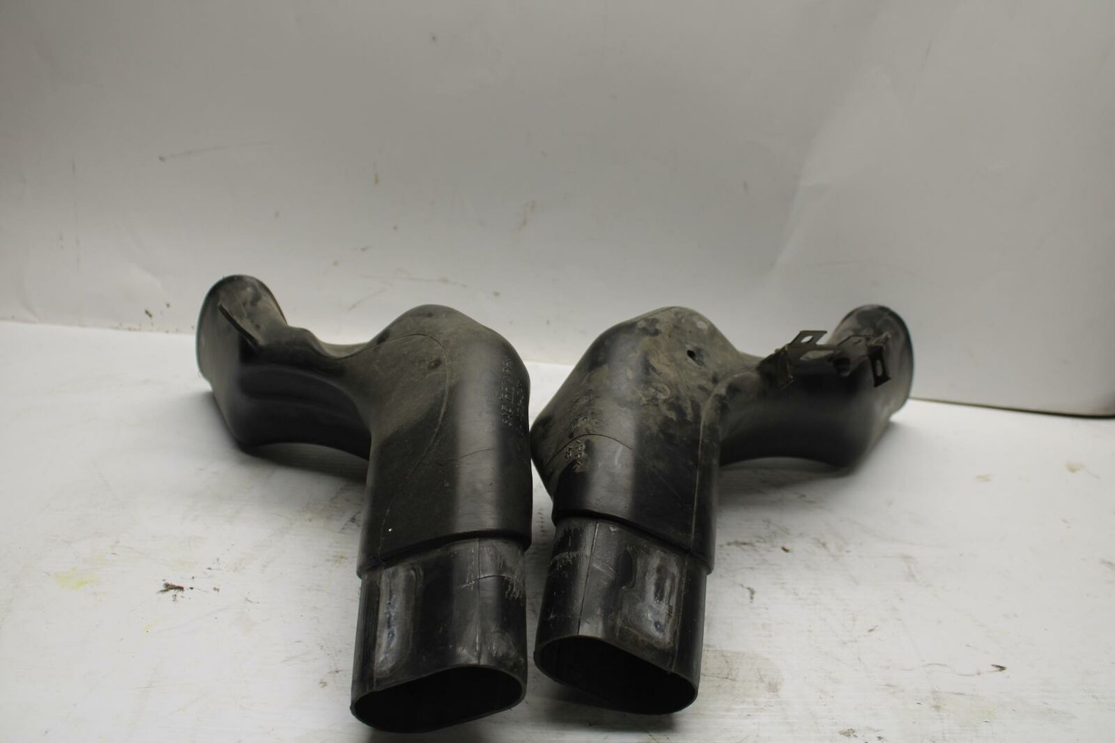 00-07 SUZUKI HAYABUSA RIGHT LEFT AIR INTAKE DUCTS  BB281