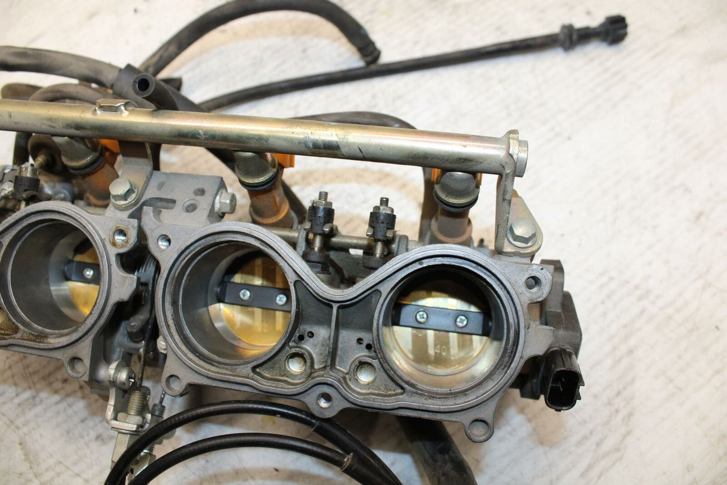 05-06 HONDA CBR600RR MAIN FUEL INJECTORS / THROTTLE BODIES BB307