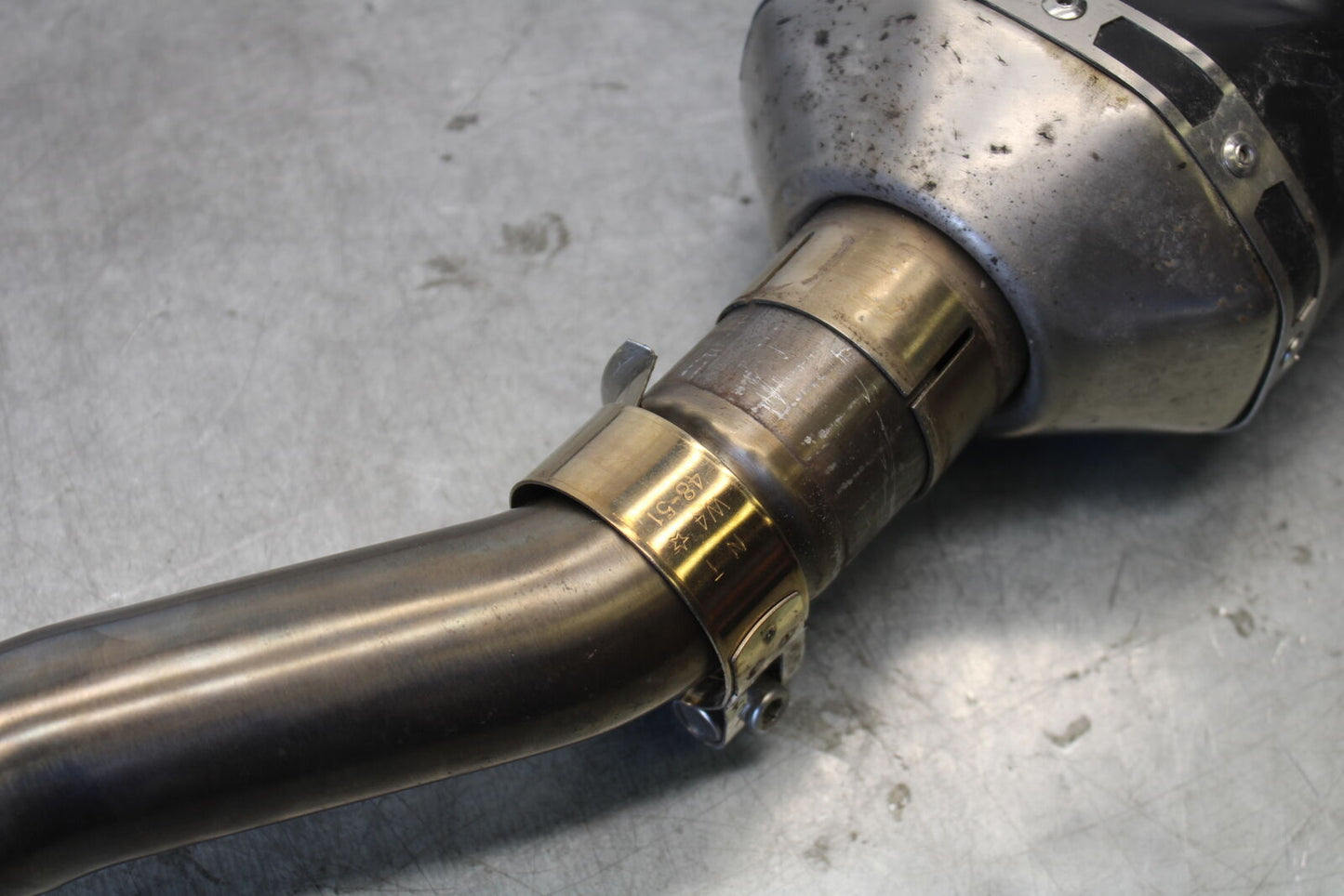 06-07 DUCATI MONSTER 695 EXHAUST PIPE MUFFLER SLIP ON CAN SILENCER BB674