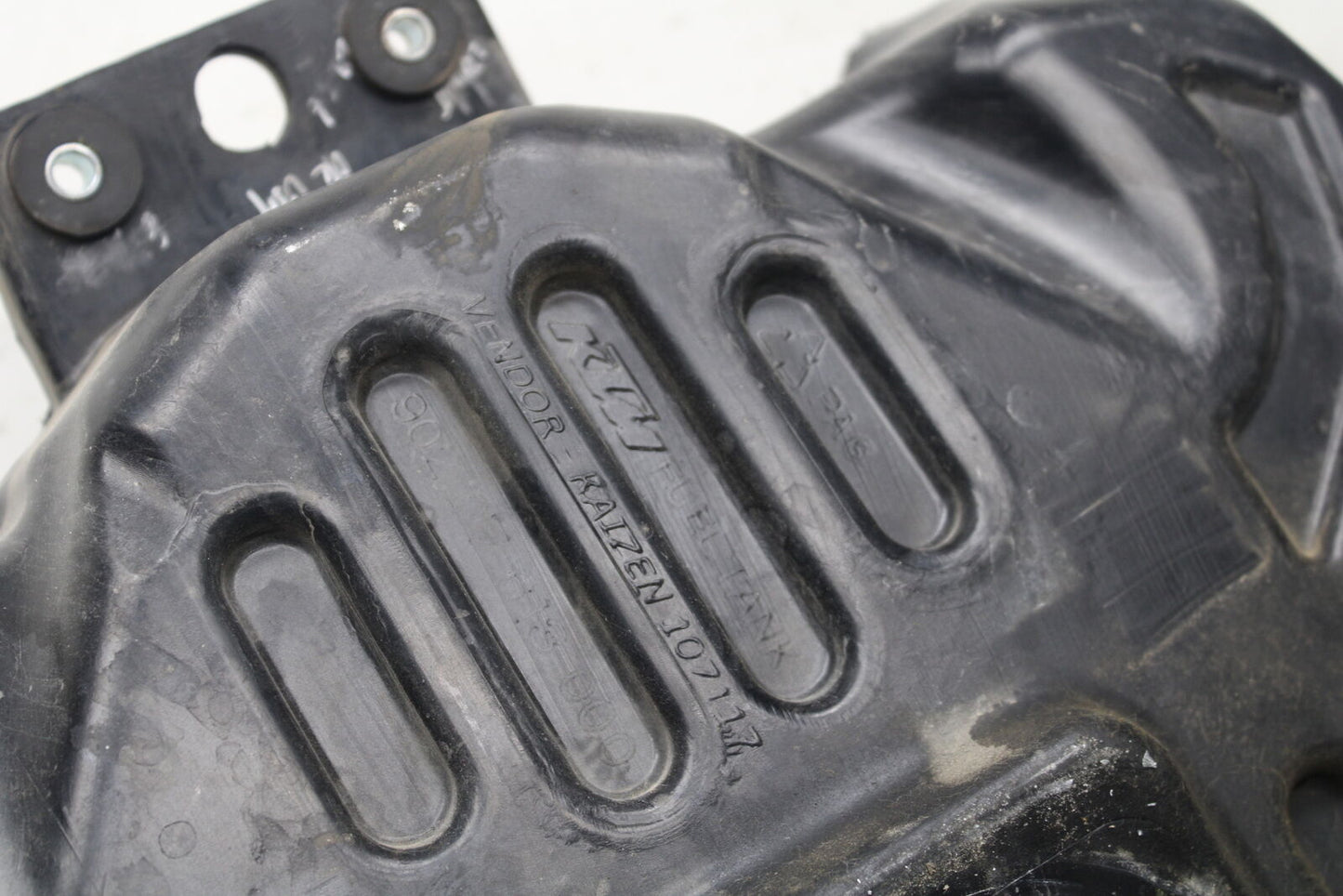 13-16 KTM 390 DUKE GAS TANK FUEL CELL PETROL RESERVOIR BB748
