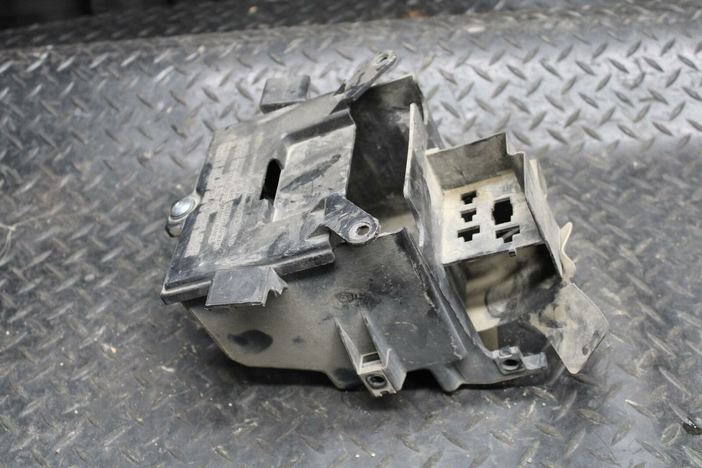 98 HONDA CBR600F3 REAR UNDERTAIL BATTERY TRAY PLASTIC 50325-MAL-600 BB201