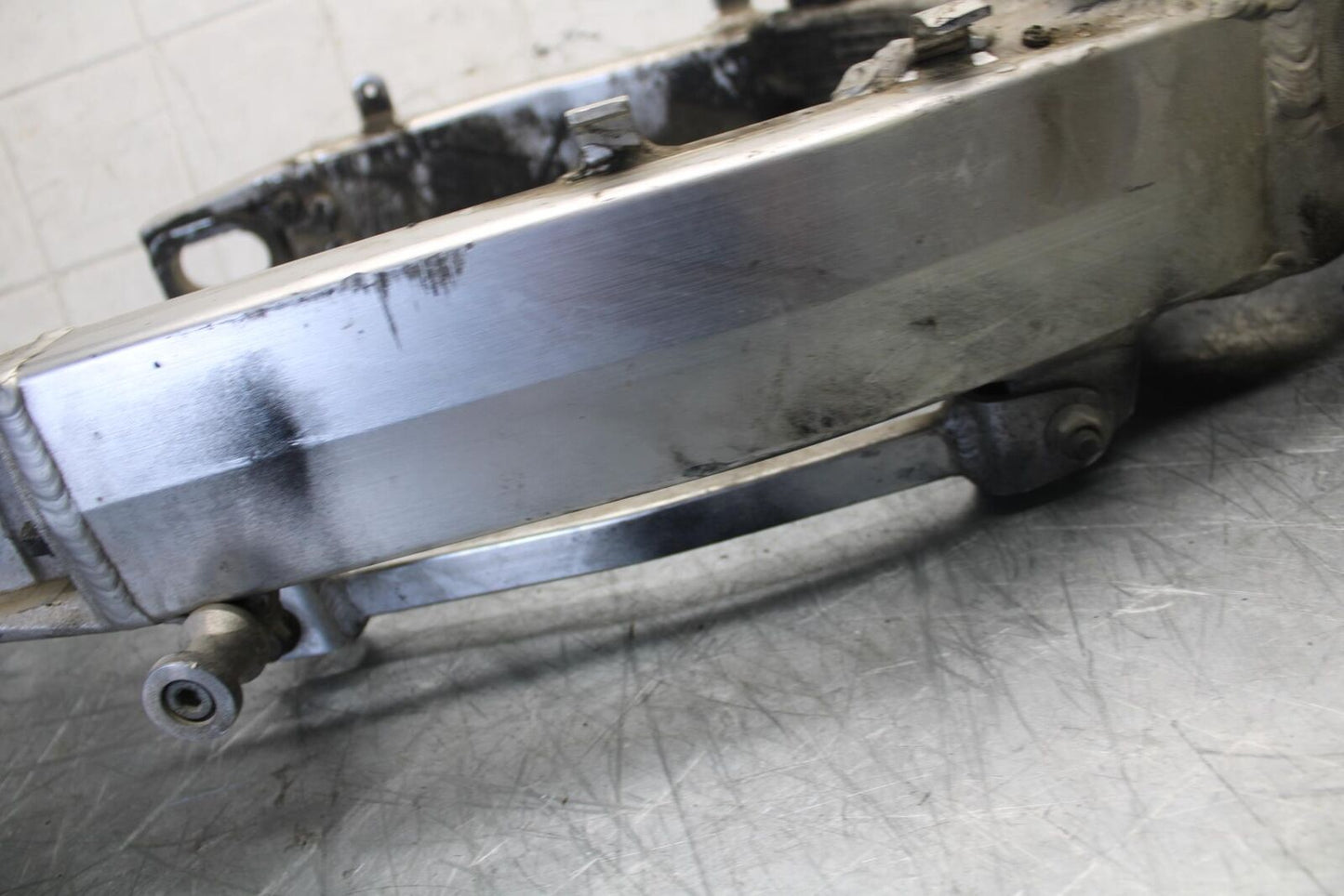 1998 Suzuki TL1000S REAR SWINGARM BACK SUSPENSION SWING ARM BB508