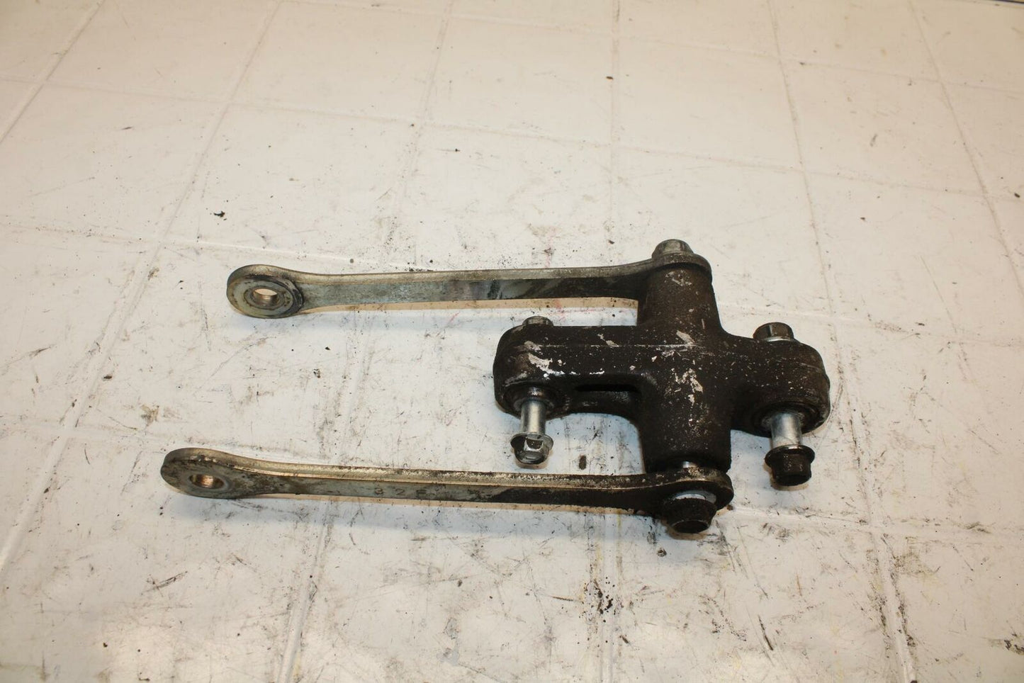 06-07 SUZUKI BANDIT 1200S ABS REAR DOGBONE SHOCK LINKAGE LINK BB21