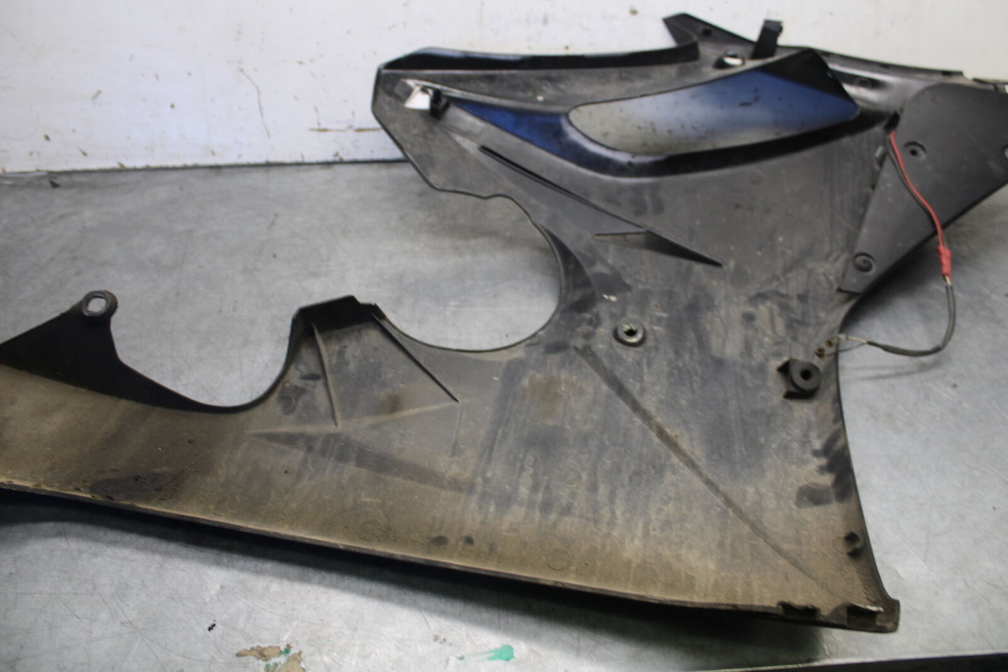 07-08 TRIUMPH DAYTONA 675 LEFT LOWER MID UPPER SIDE FAIRING COWL BB685