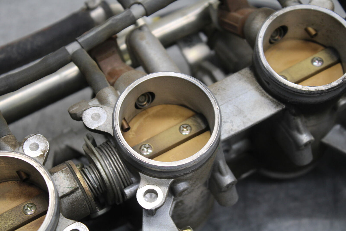 06-07 SUZUKI GSXR 600 MAIN FUEL INJECTORS / THROTTLE BODIES BB737