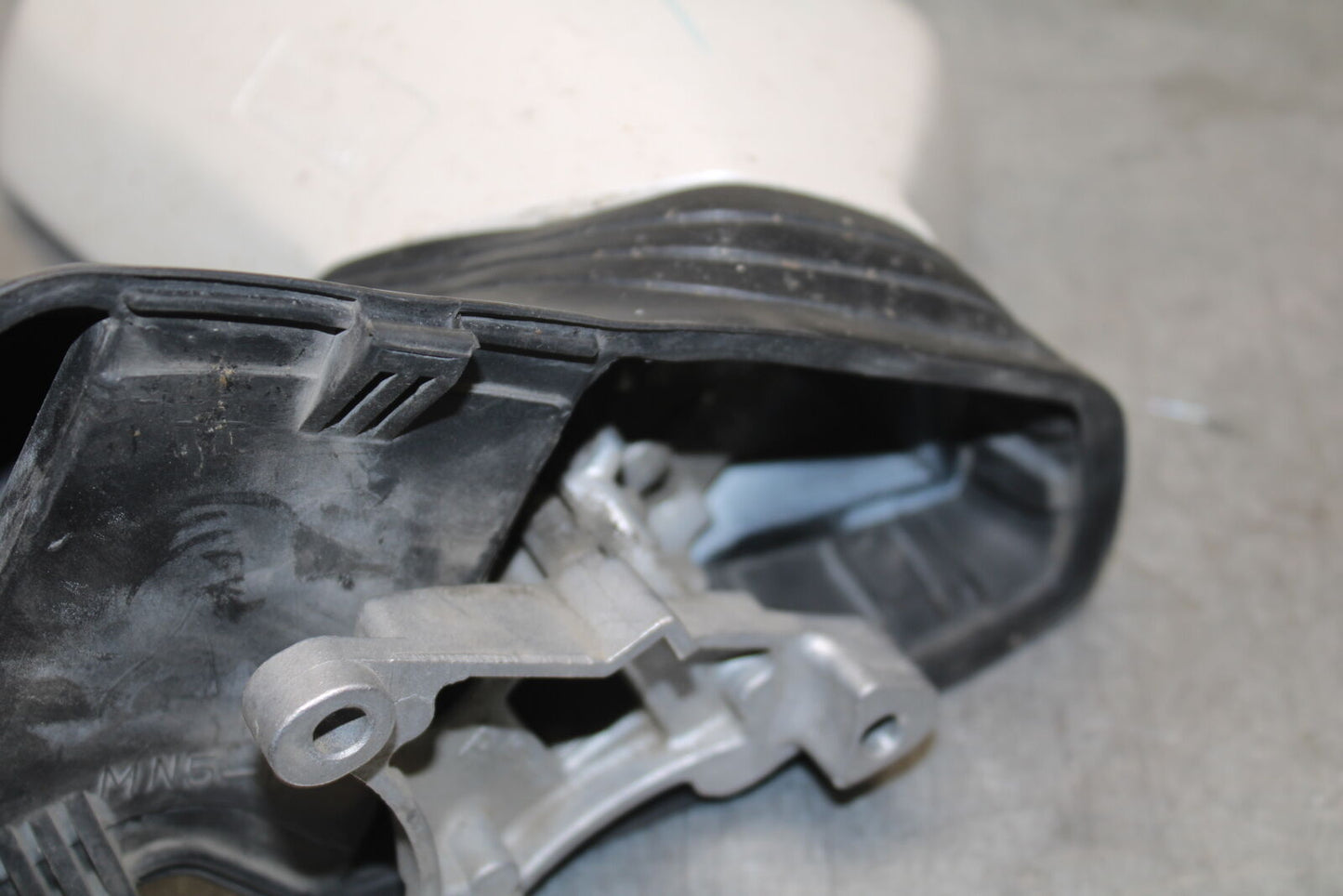 93-00 HONDA GOLDWING 1500 GL1500SE RIGHT SIDE REAR VIEW MIRROR BB700