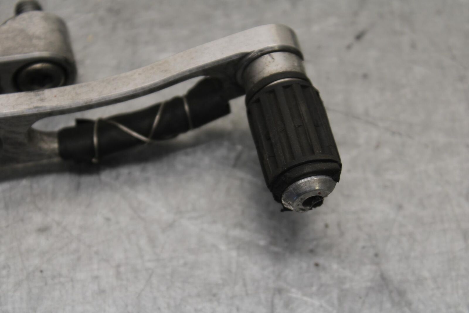 01-03 SUZUKI GSXR600 RIGHT LEFT REARSETS REAR SET DRIVER FOOT PEGS BB639