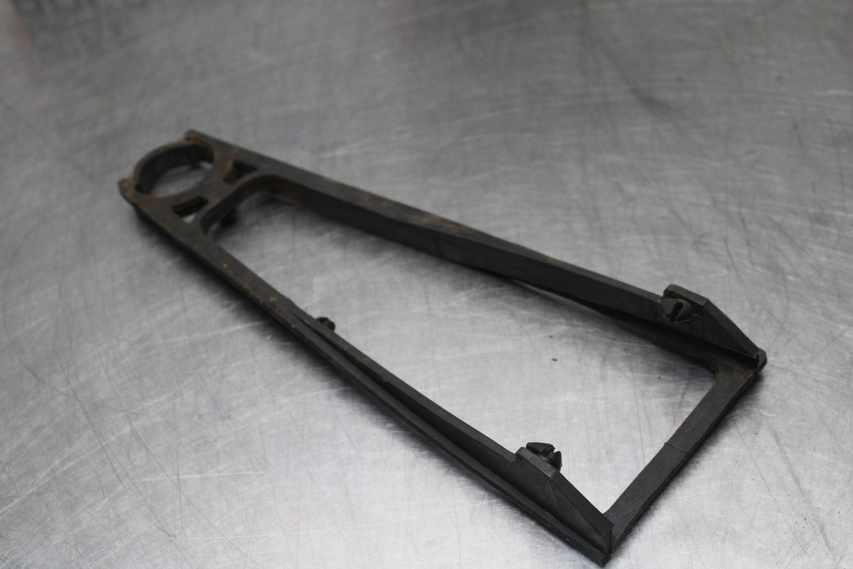23 YAMAHA YZF R3 SWINGARM CHAIN BUFFER SLIDER GUIDE BB806