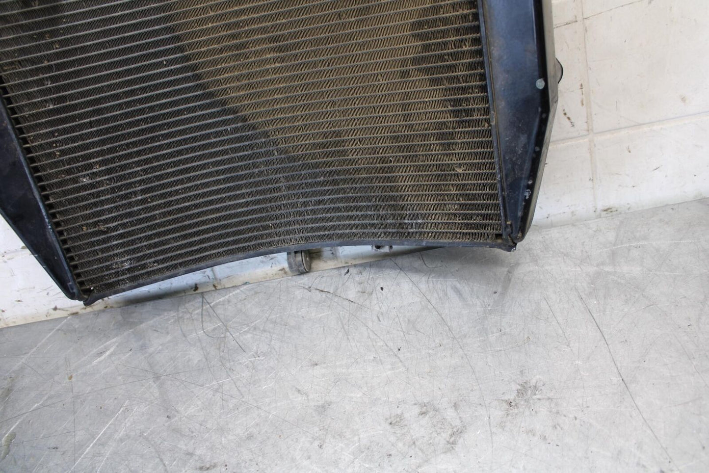 2011 Honda CBR600RR ENGINE RADIATOR COOLER COOLING RADIATER 19010-MFJ-305 BB520