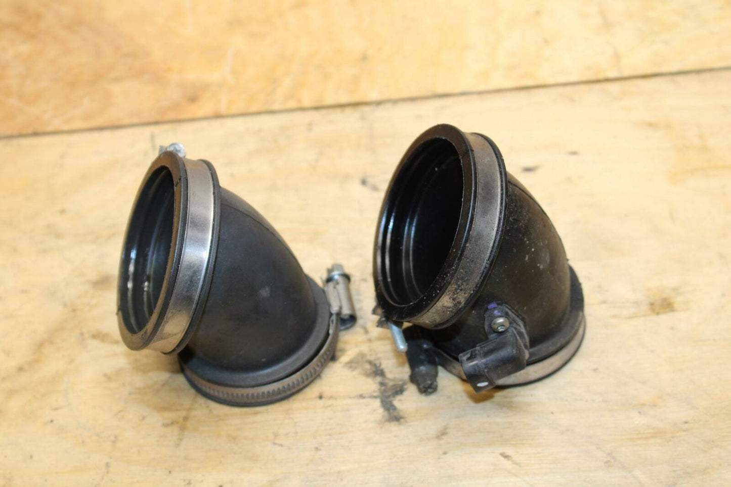 08-14 DUCATI MONSTER 696 AIRBOX INTAKE MANIFOLD BB324