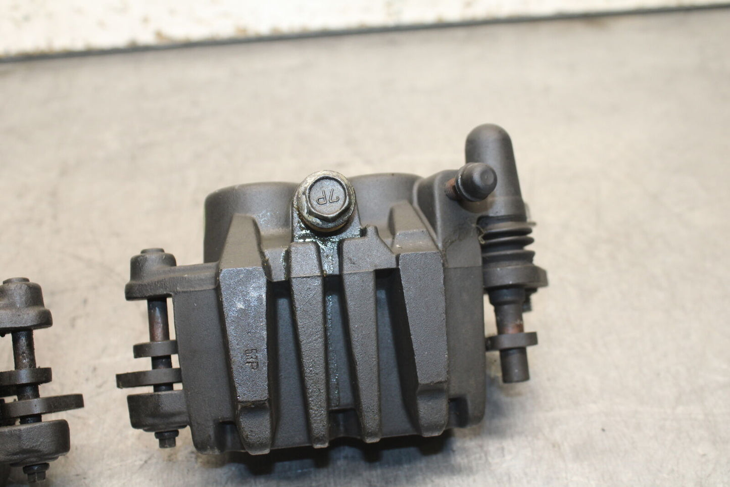 04-05 SUZUKI KATANA 750 GSX750F RIGHT LEFT FRONT BRAKE CALIPER PAIR BB110
