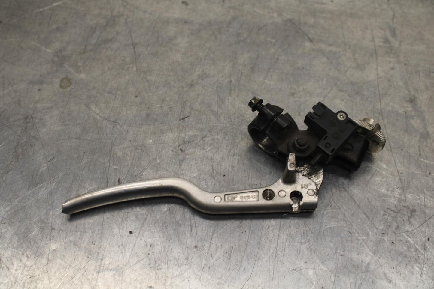 1999 Suzuki GSXR600 CLUTCH PERCH MOUNT WITH LEVER 57500-40F11 BB608