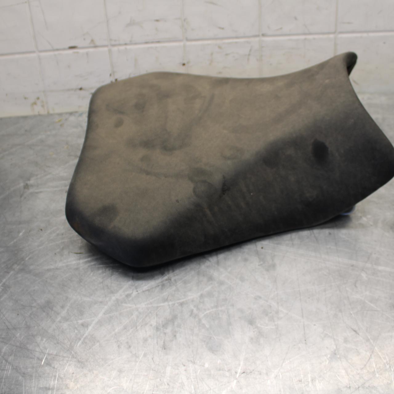 15-21 SUZUKI GSXR600 FRONT DRIVERS SEAT PAD SADDLE BB463