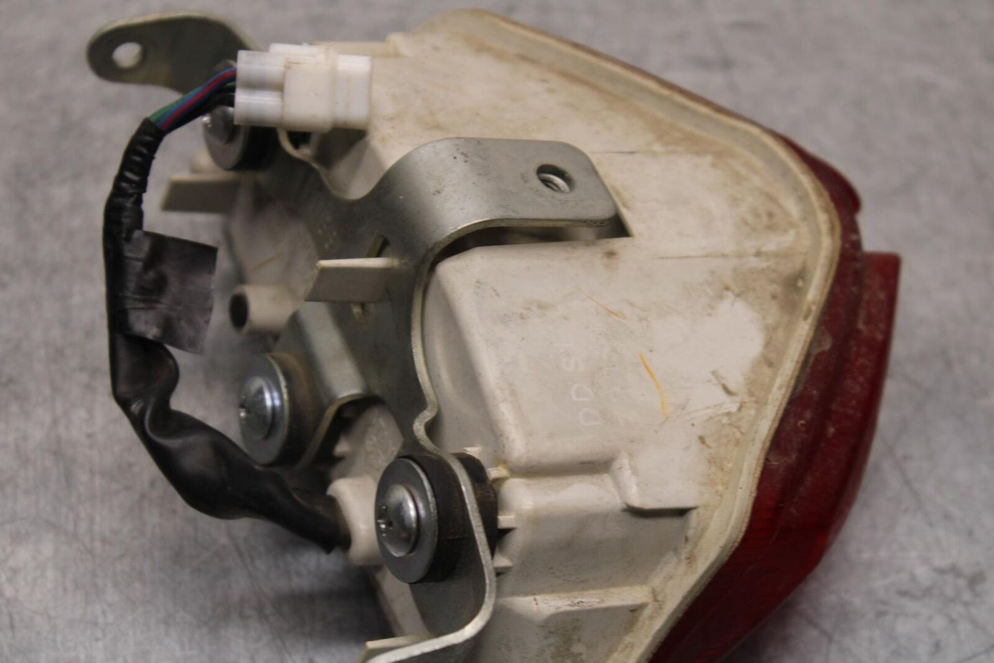 2011 Suzuki GSXR1000 REAR TAIL TAILLIGHT BACK BRAKE LIGHT 35910-41G31 BB96