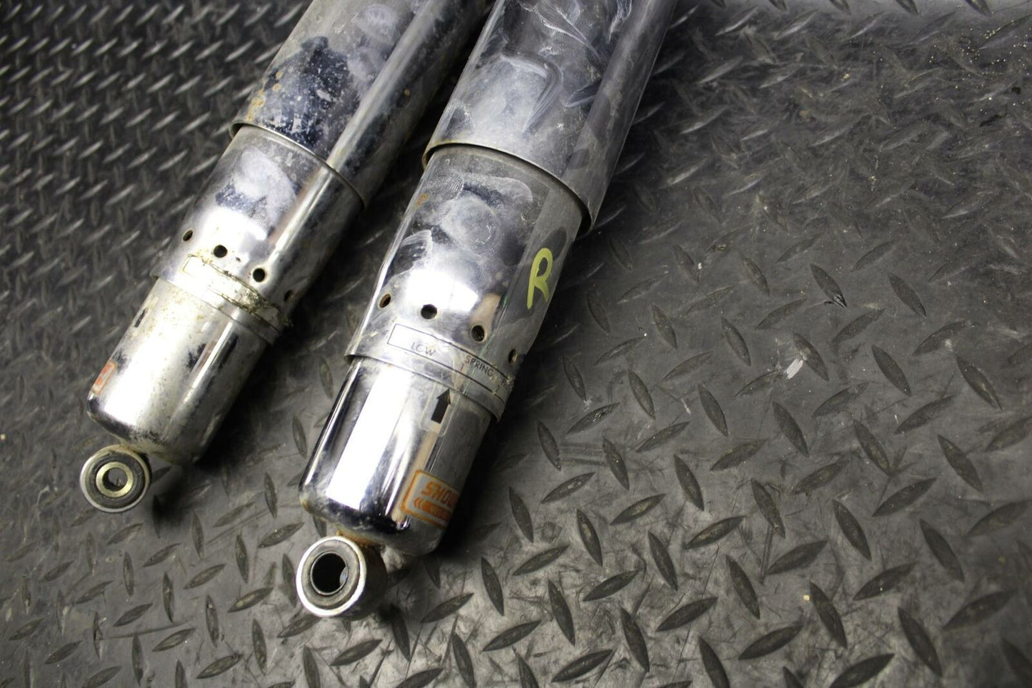 96-03 HONDA VALKYRIE 1500 GL 1500C REAR BACK SHOCKS ABSORBER bb170