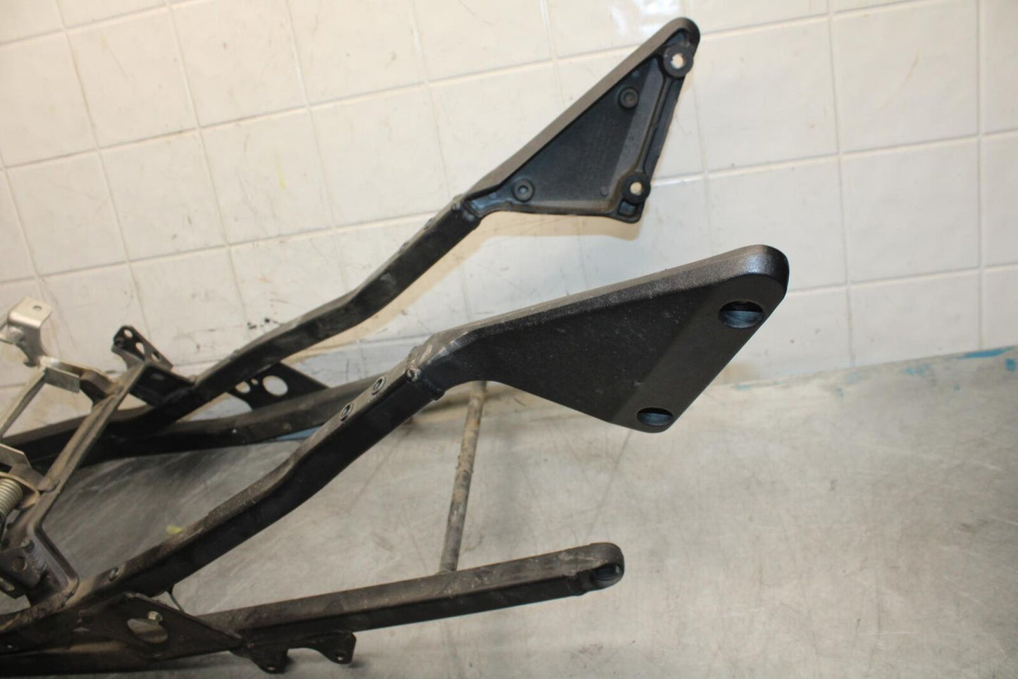 02-03 HONDA CBR900RR 954 REAR SUBFRAME BACK SUB FRAME BB497