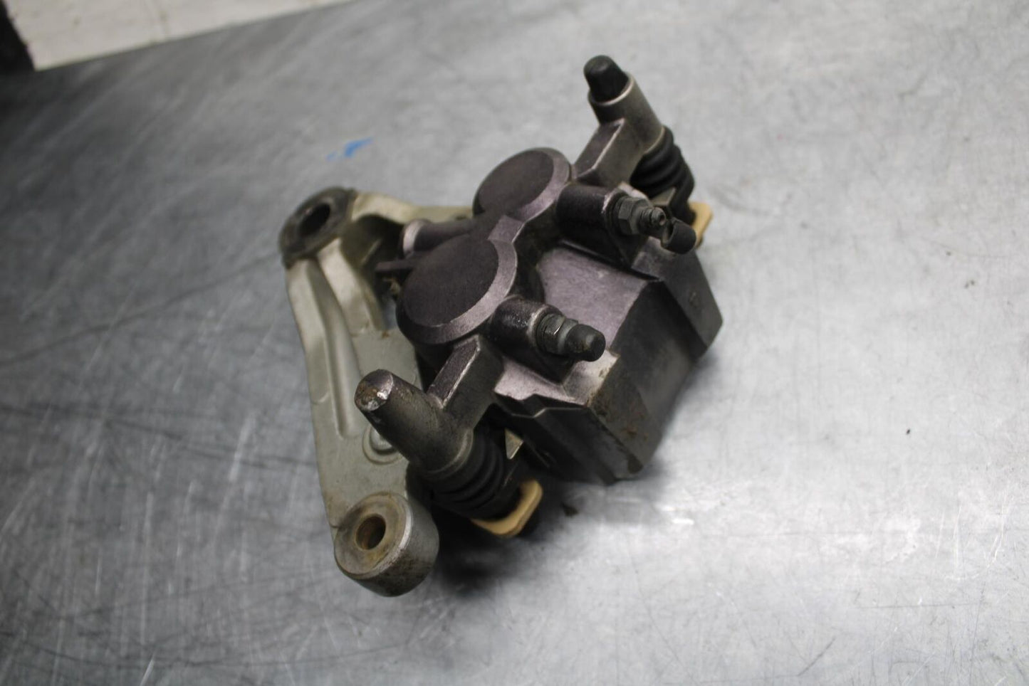 1996 Kawasaki Ninja 600R ZX600C REAR BACK BRAKE CALIPER W MOUNT BRACKET BB35