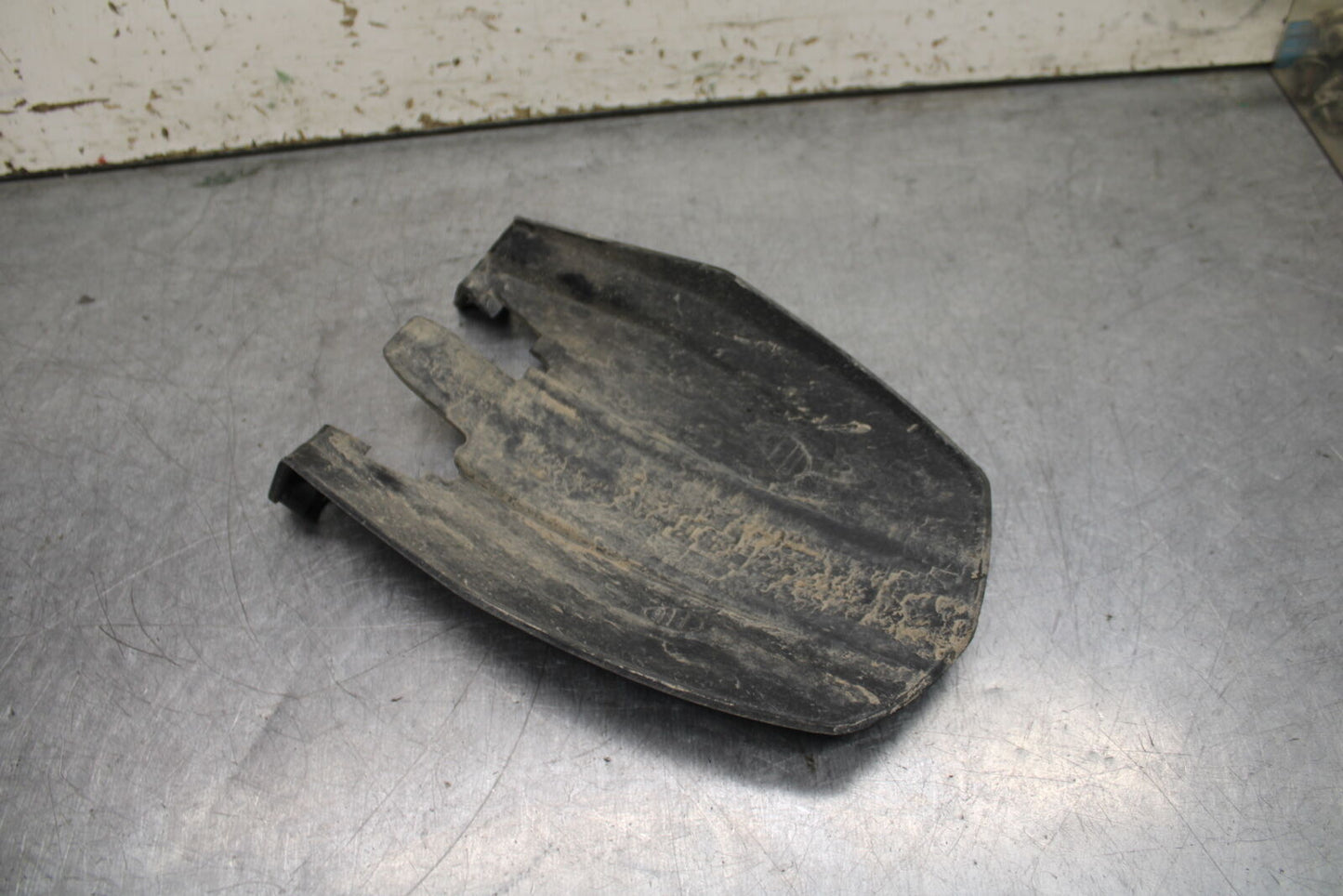 13-16 KTM 390 DUKE REAR BACK WHEEL TIRE HUGGER FENDER BB748