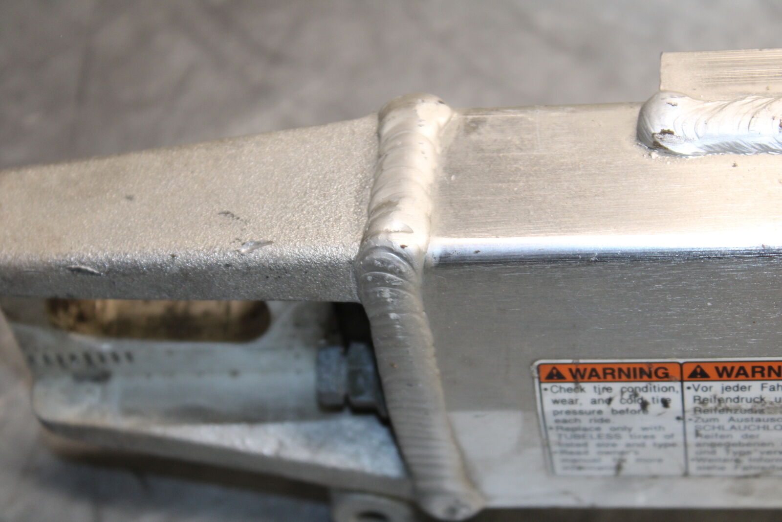 02-03 SUZUKI VSTROM 1000 REAR SWINGARM BACK SUSPENSION SWING ARM BB69